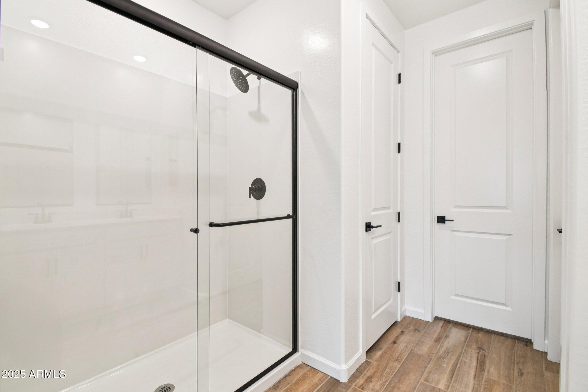 15792 W BERYL Avenue