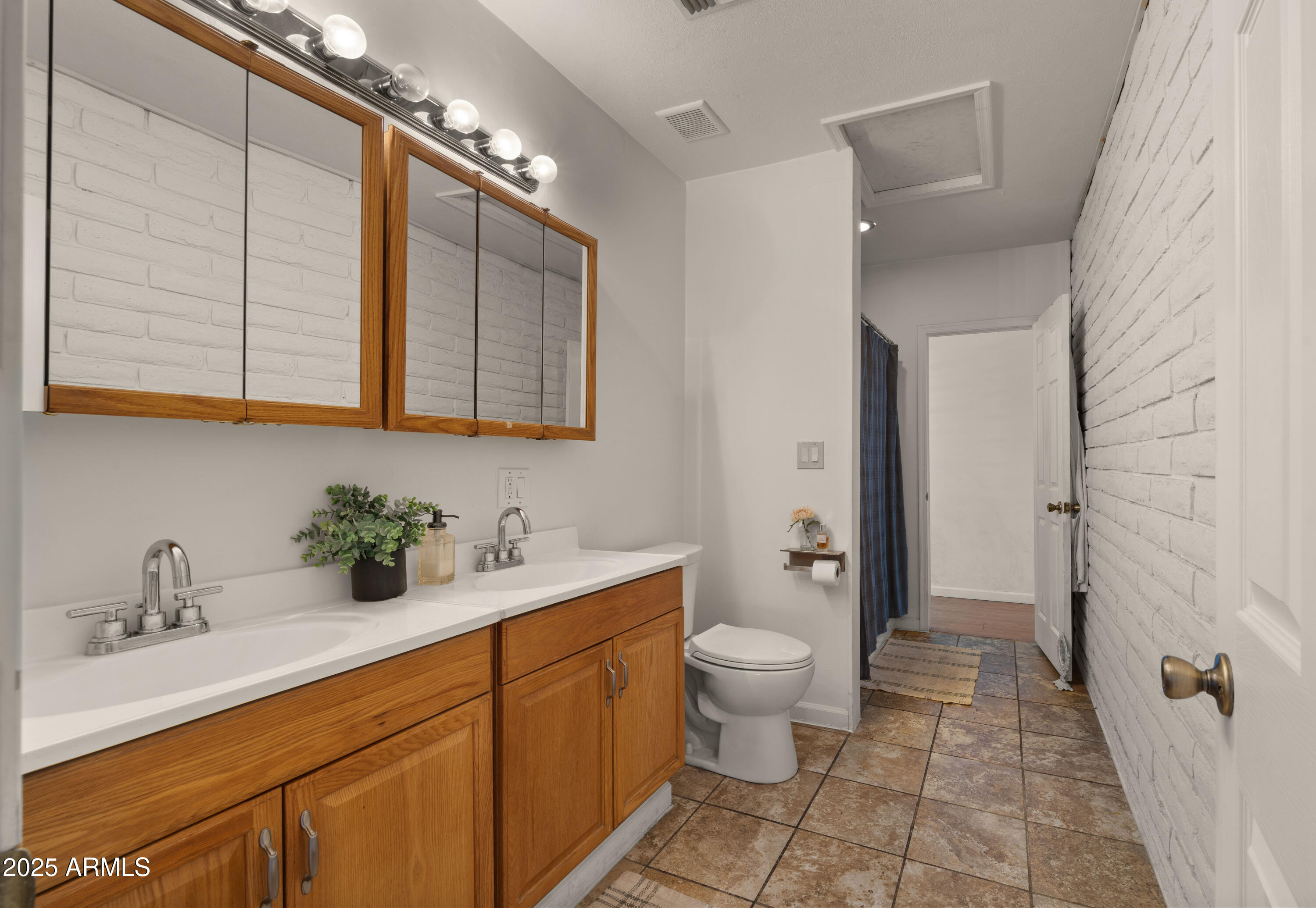 3501 E CORONADO Road