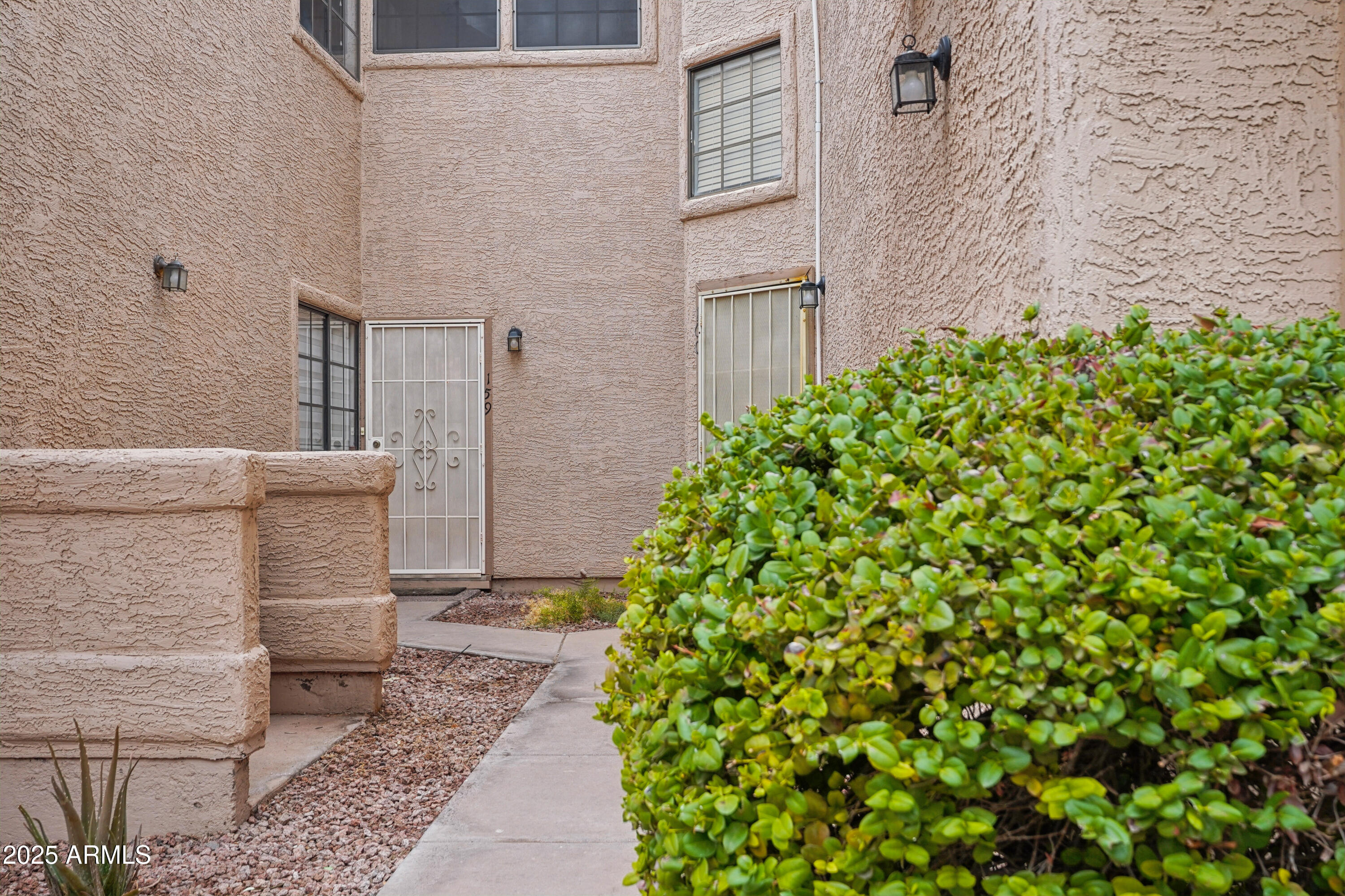 1001 N PASADENA Street, 160