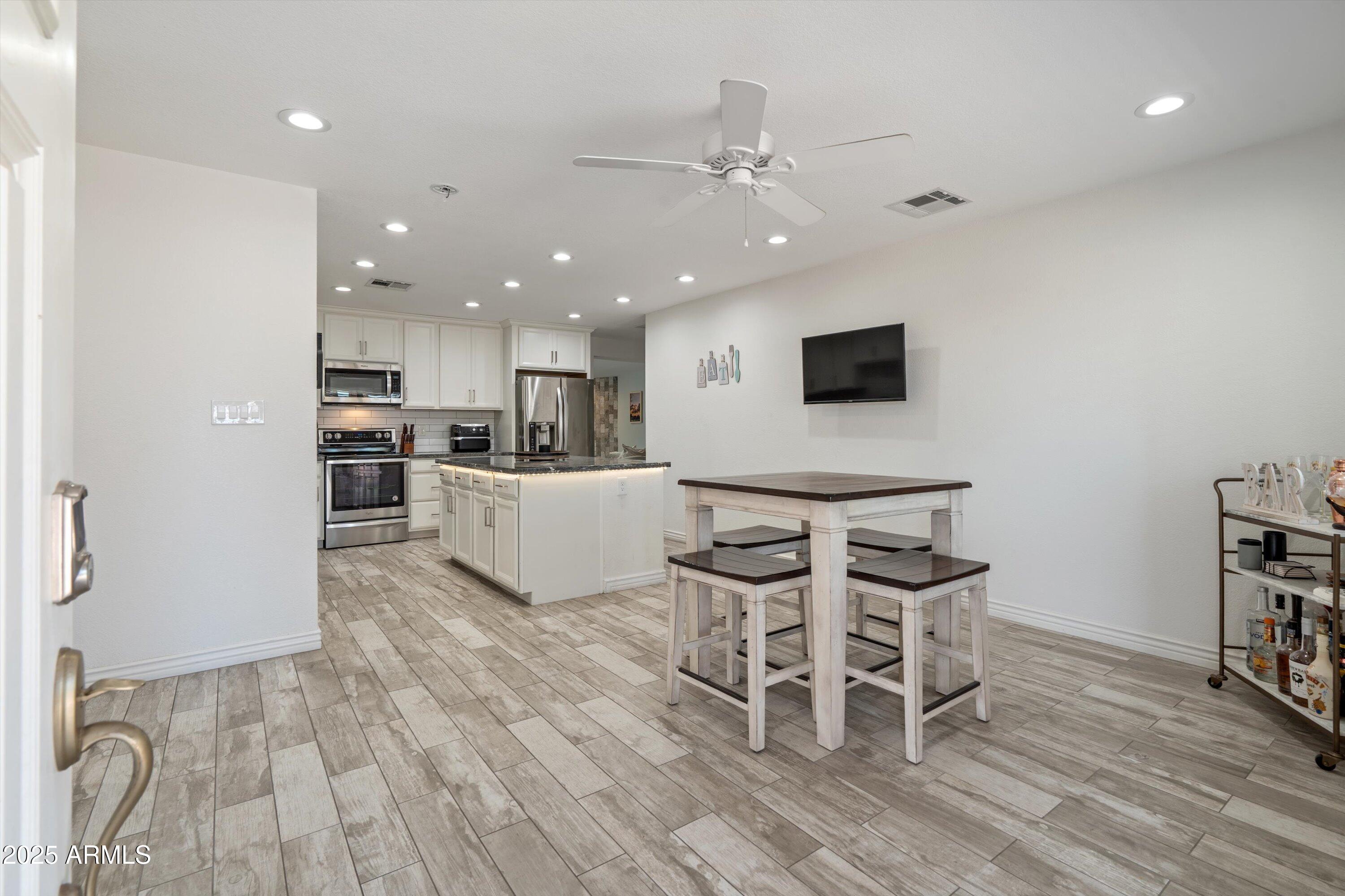 2101 W BOSTON Street