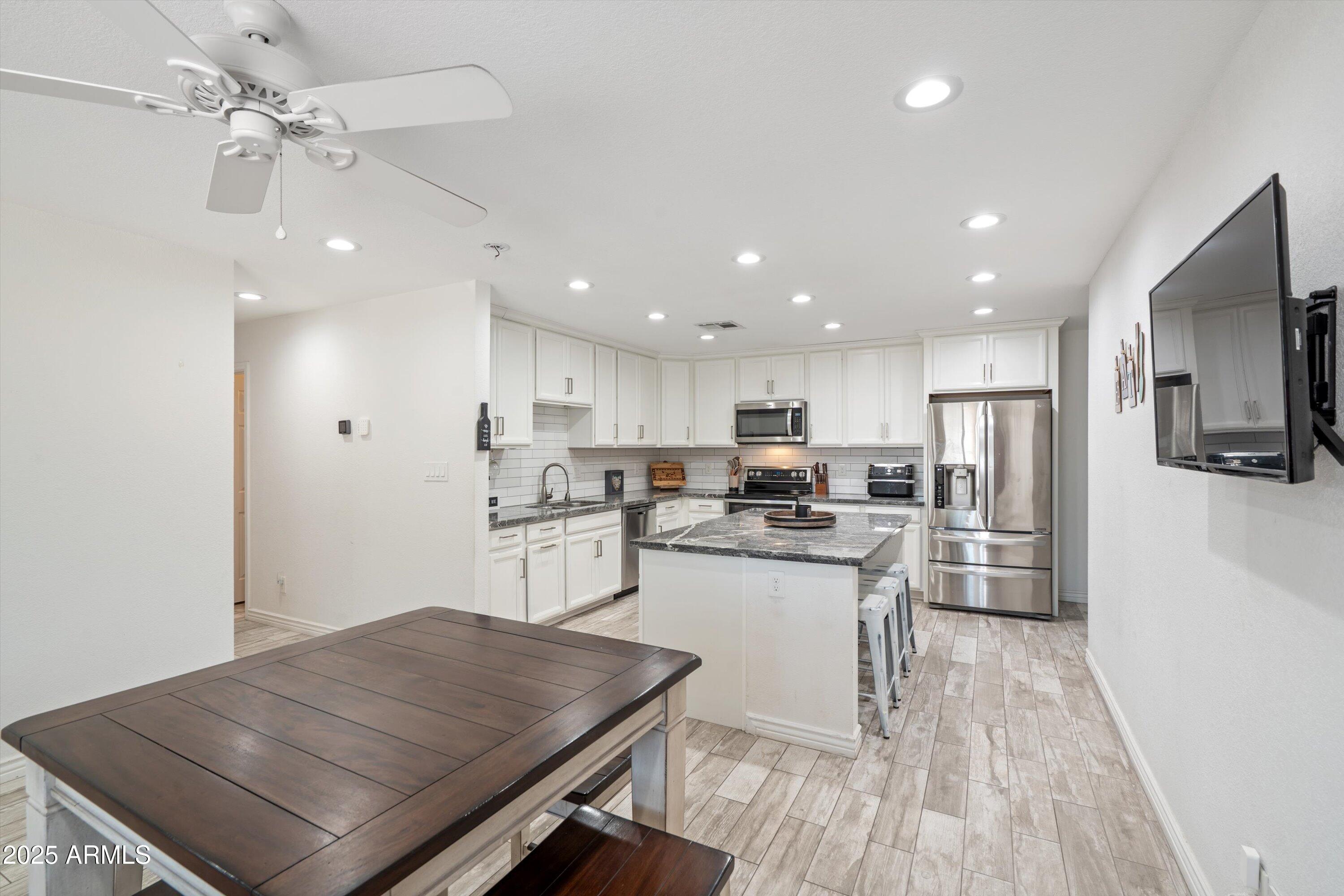 2101 W BOSTON Street