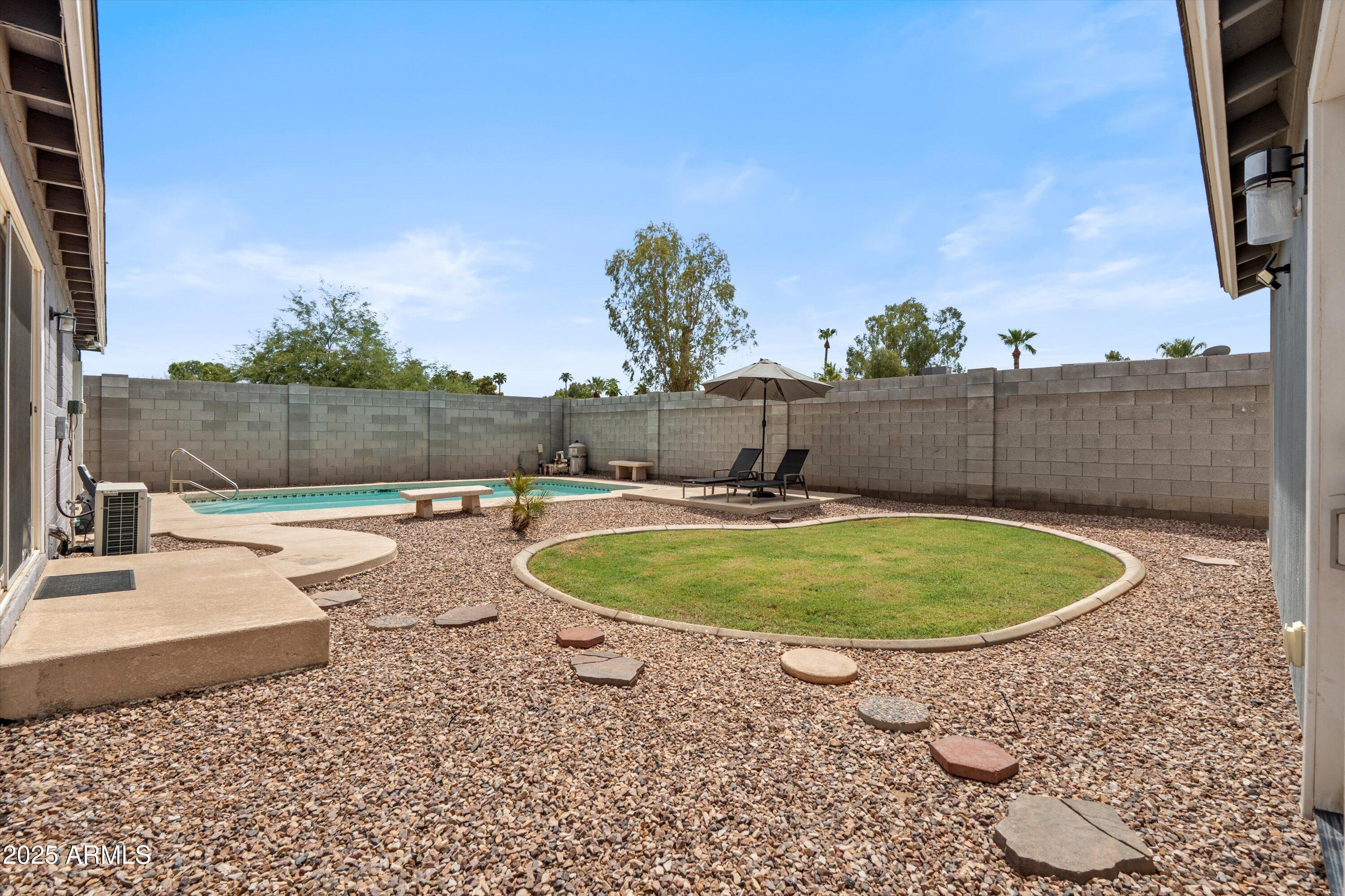 2101 W BOSTON Street