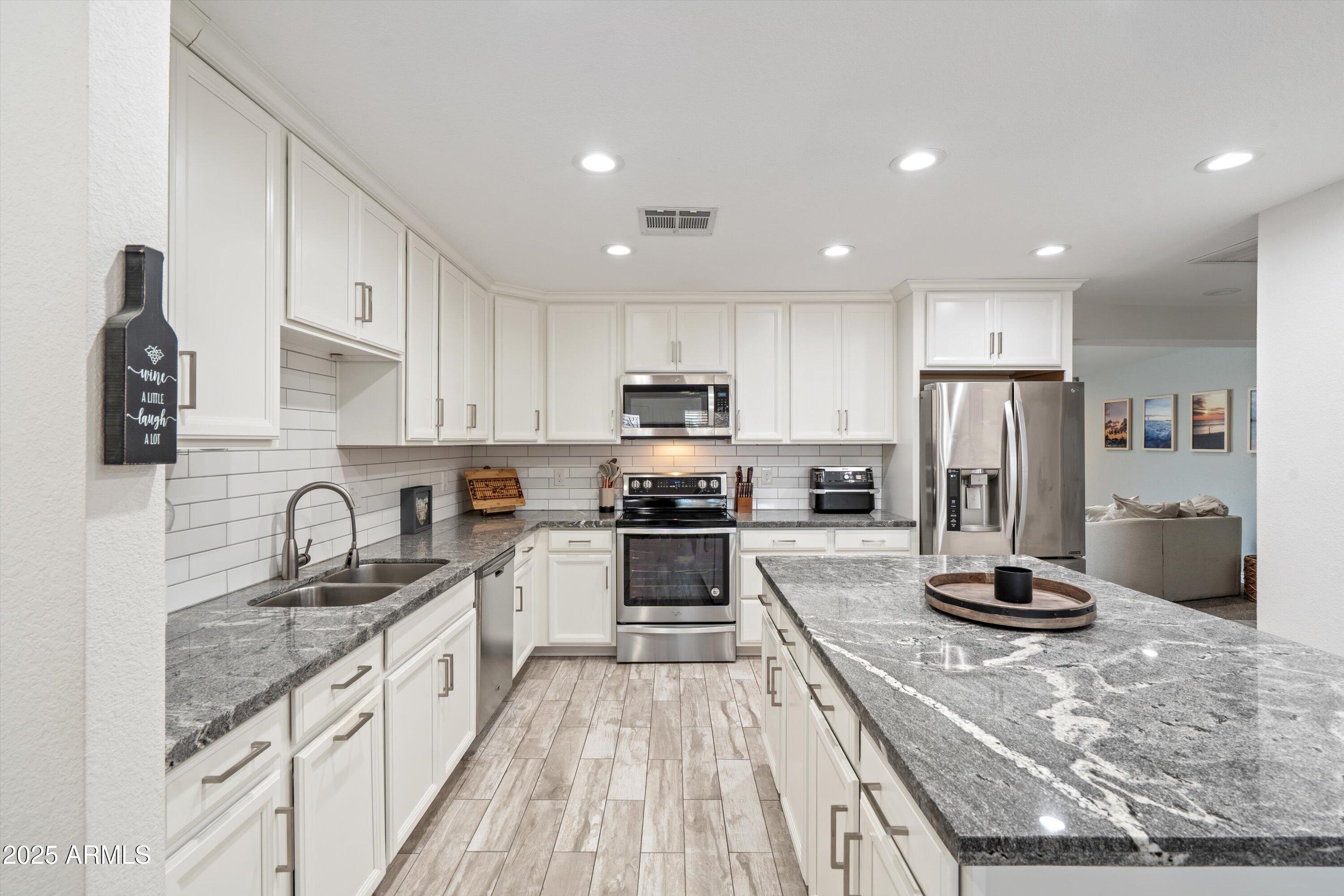 2101 W BOSTON Street