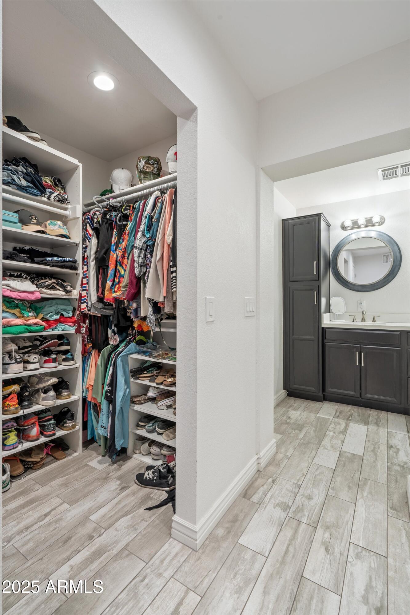 2101 W BOSTON Street