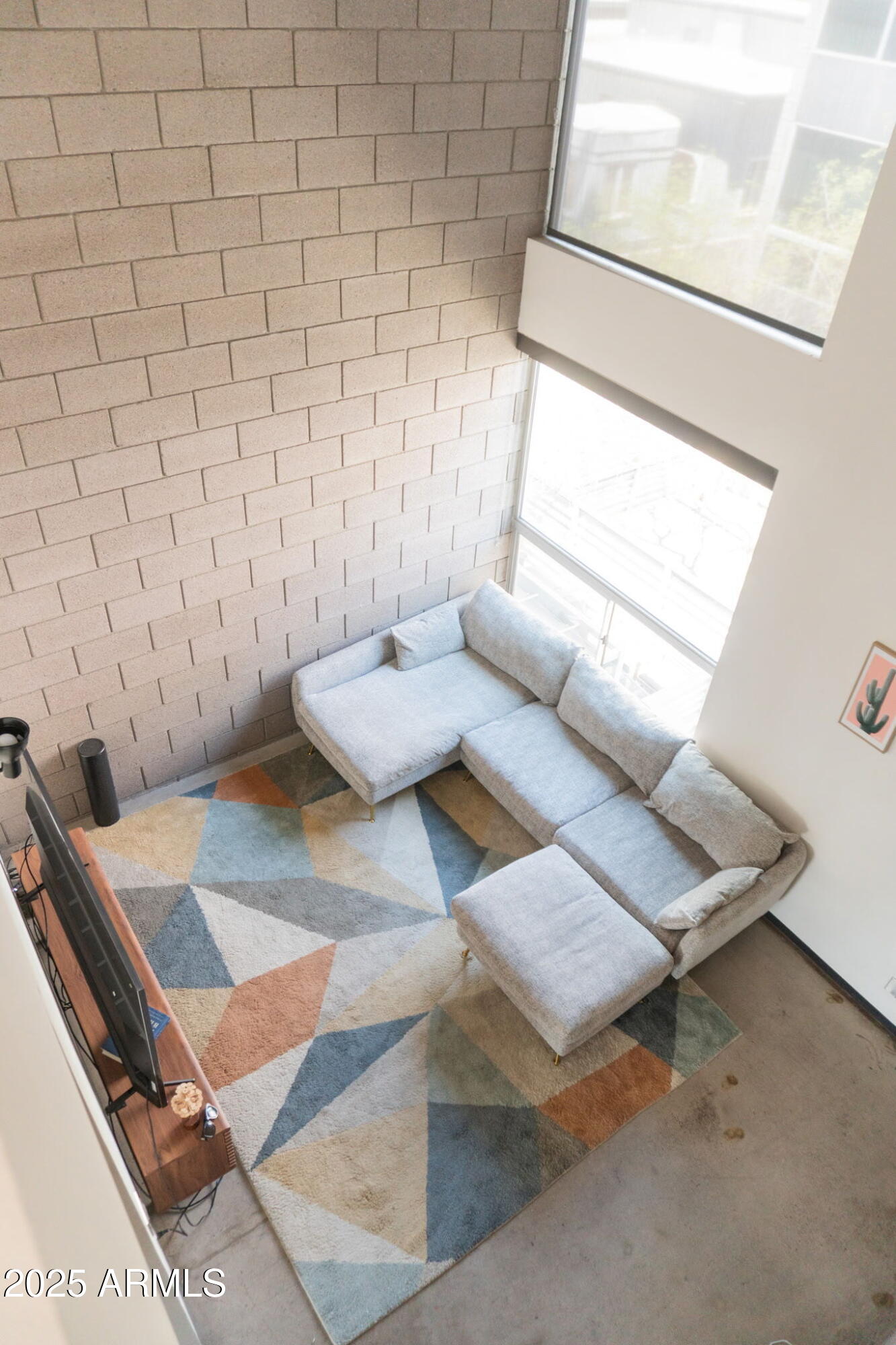 525 E WILLETTA Street, 8