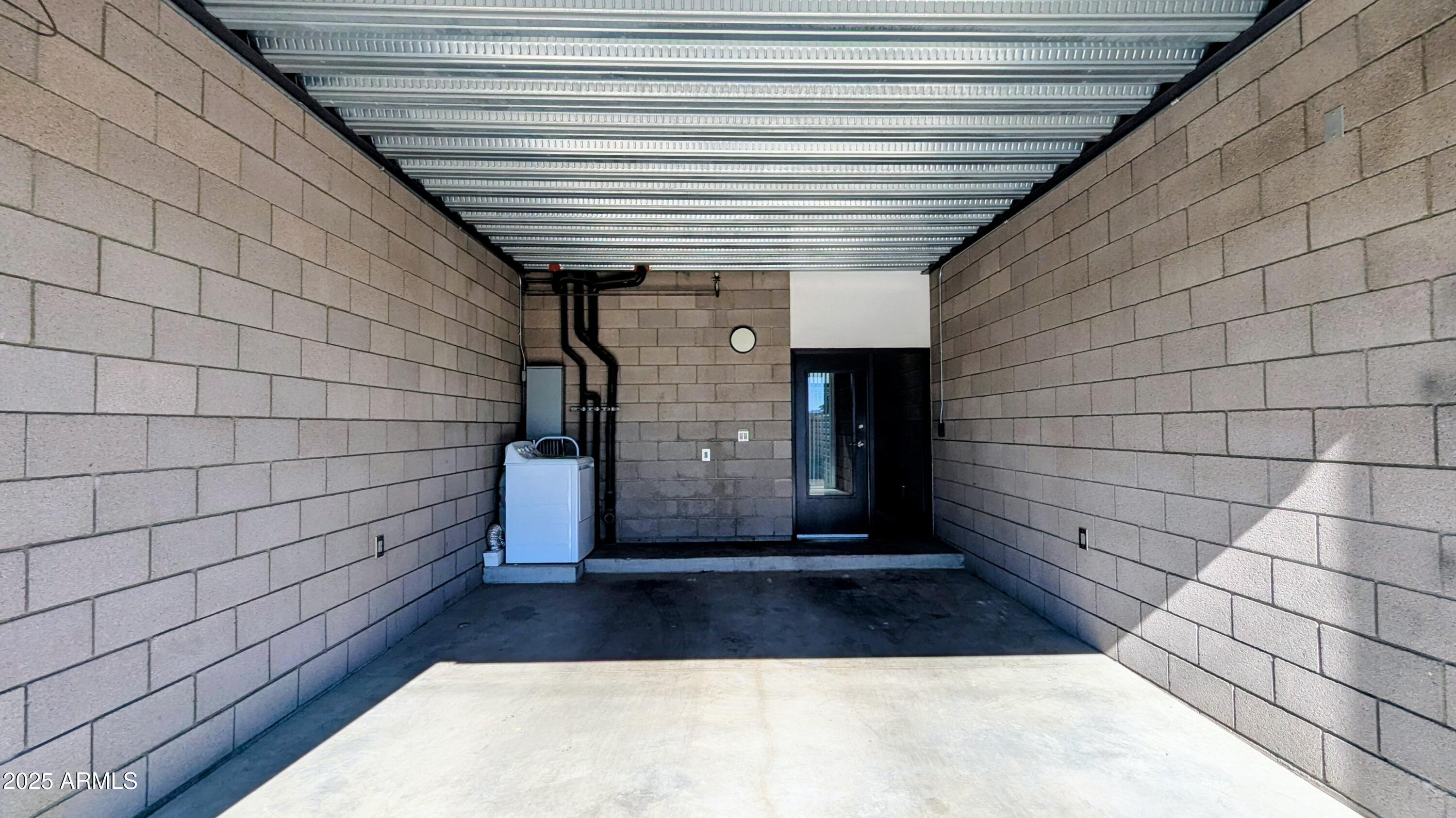 525 E WILLETTA Street, 8