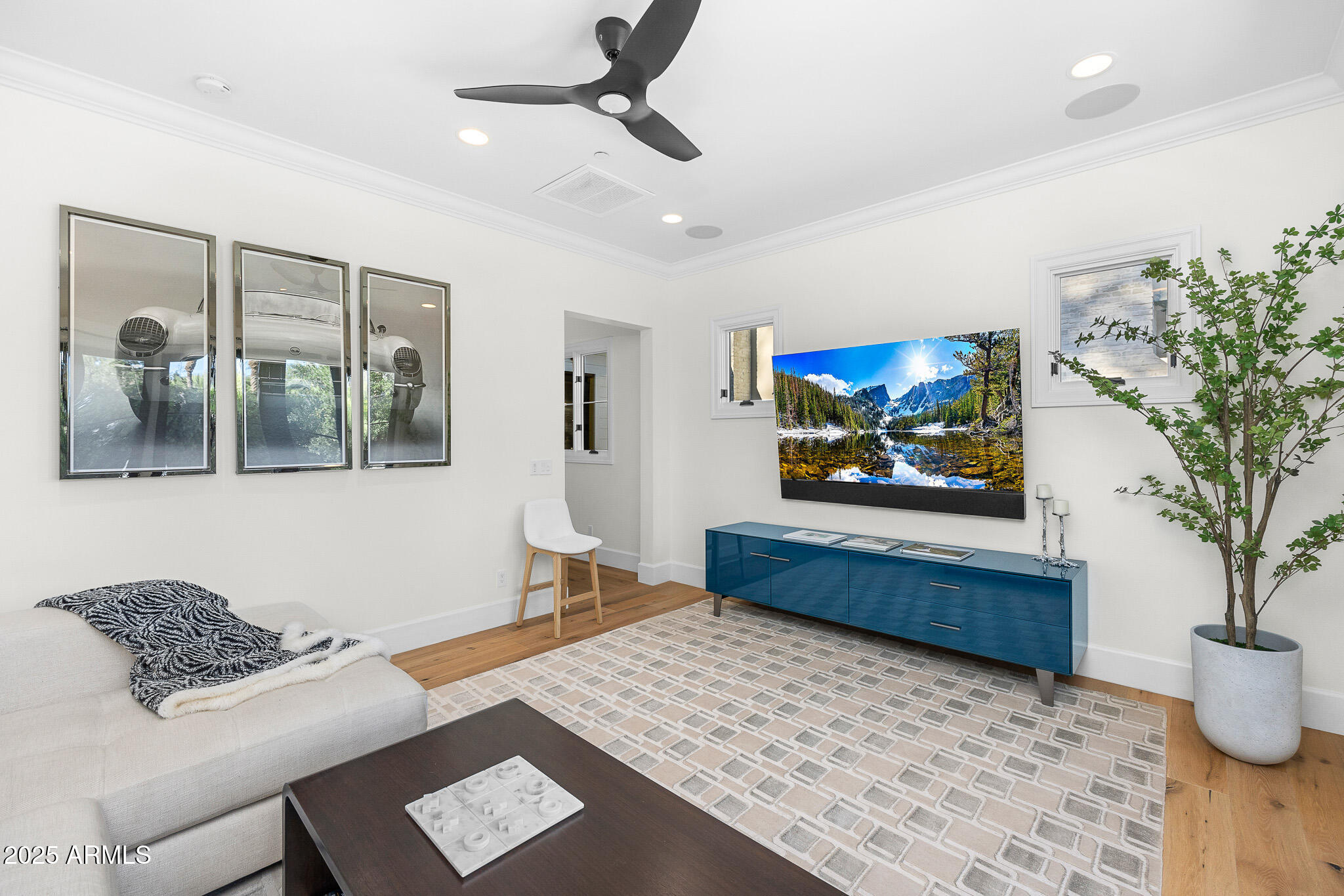 6235 E MONTECITO Avenue