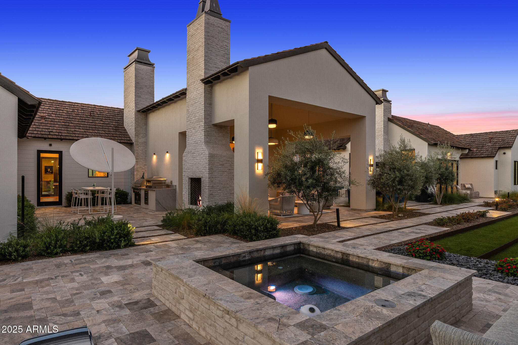 6235 E MONTECITO Avenue