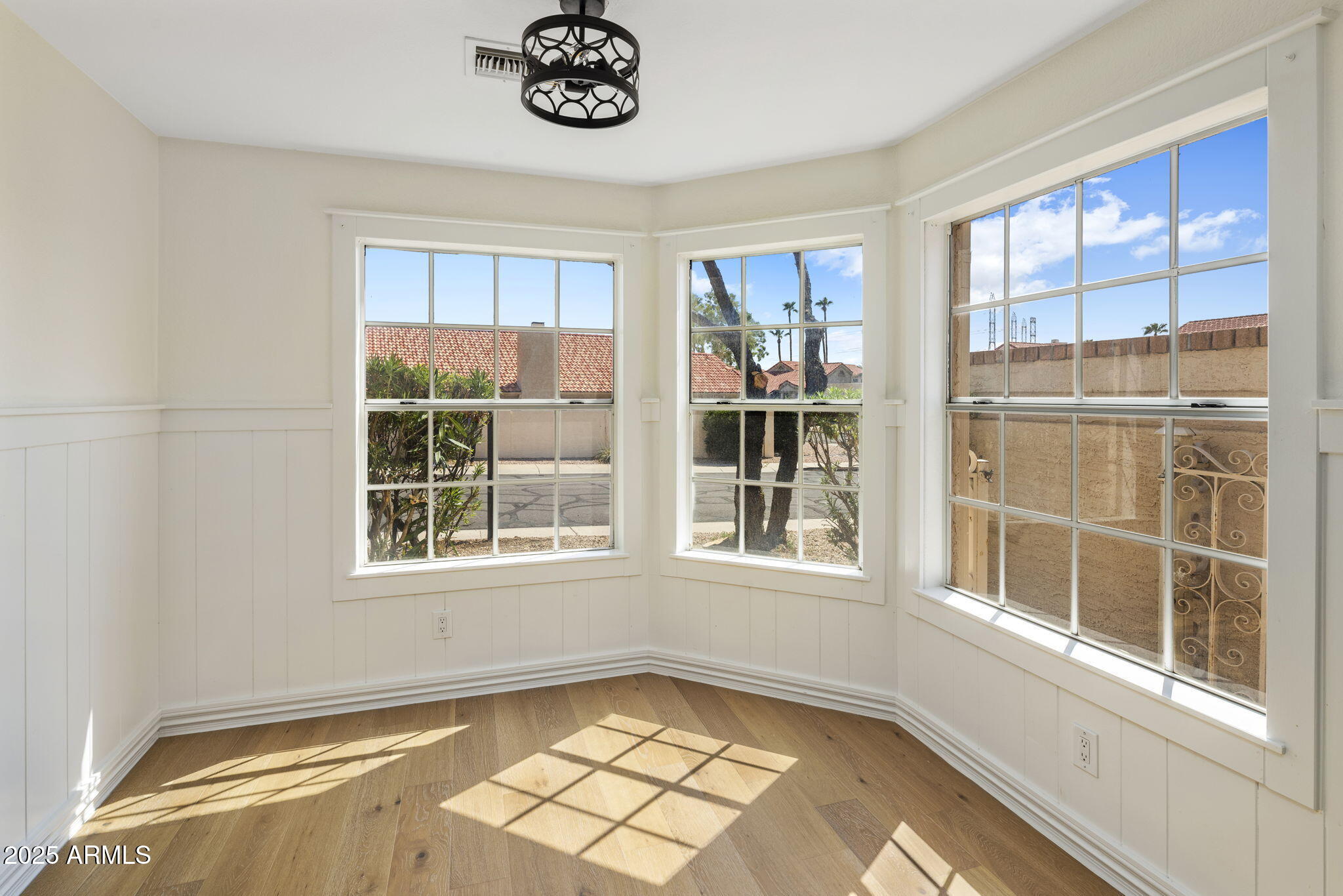 11248 E SUNNYSIDE Drive