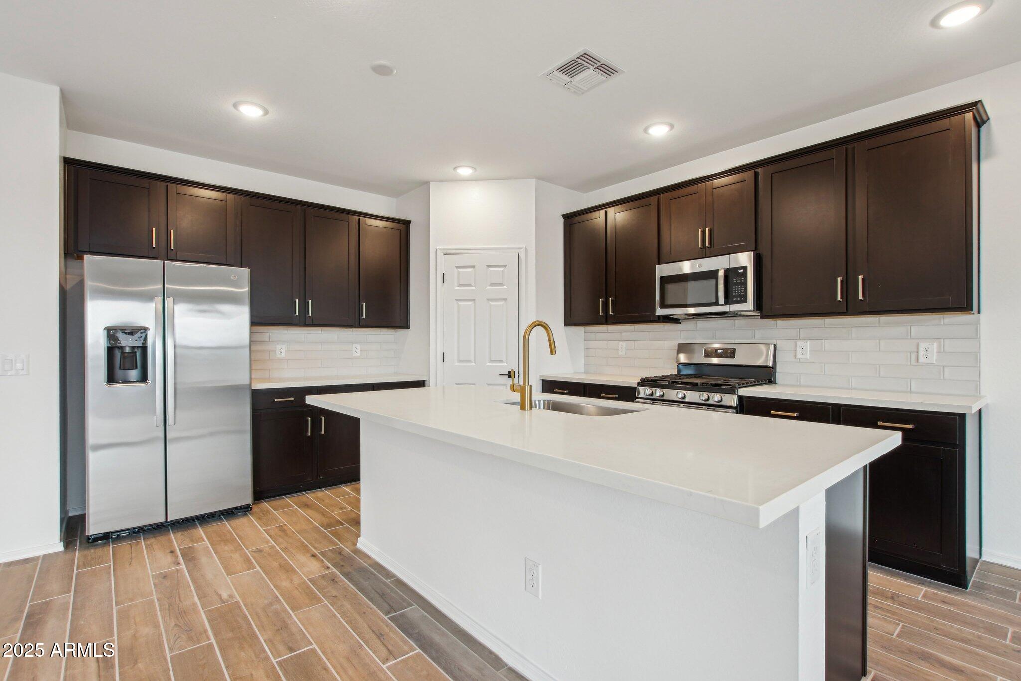 46941 W OLD TIMER Road