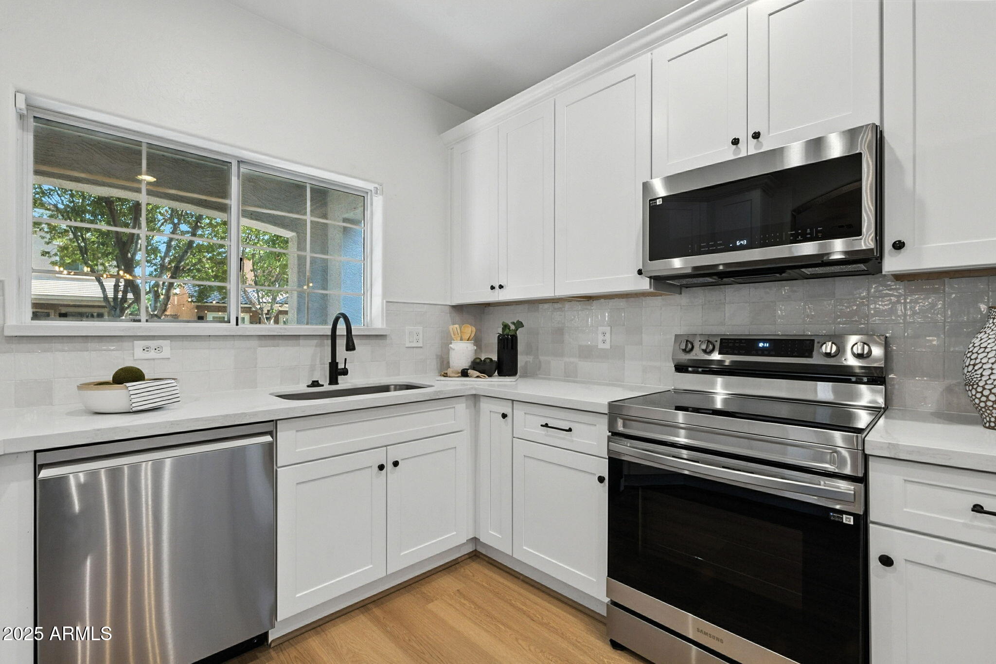 3065 E TAMARISK Street