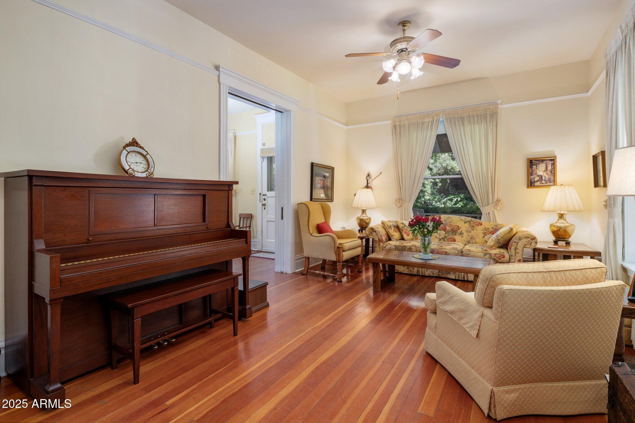 7252 N CENTRAL Avenue