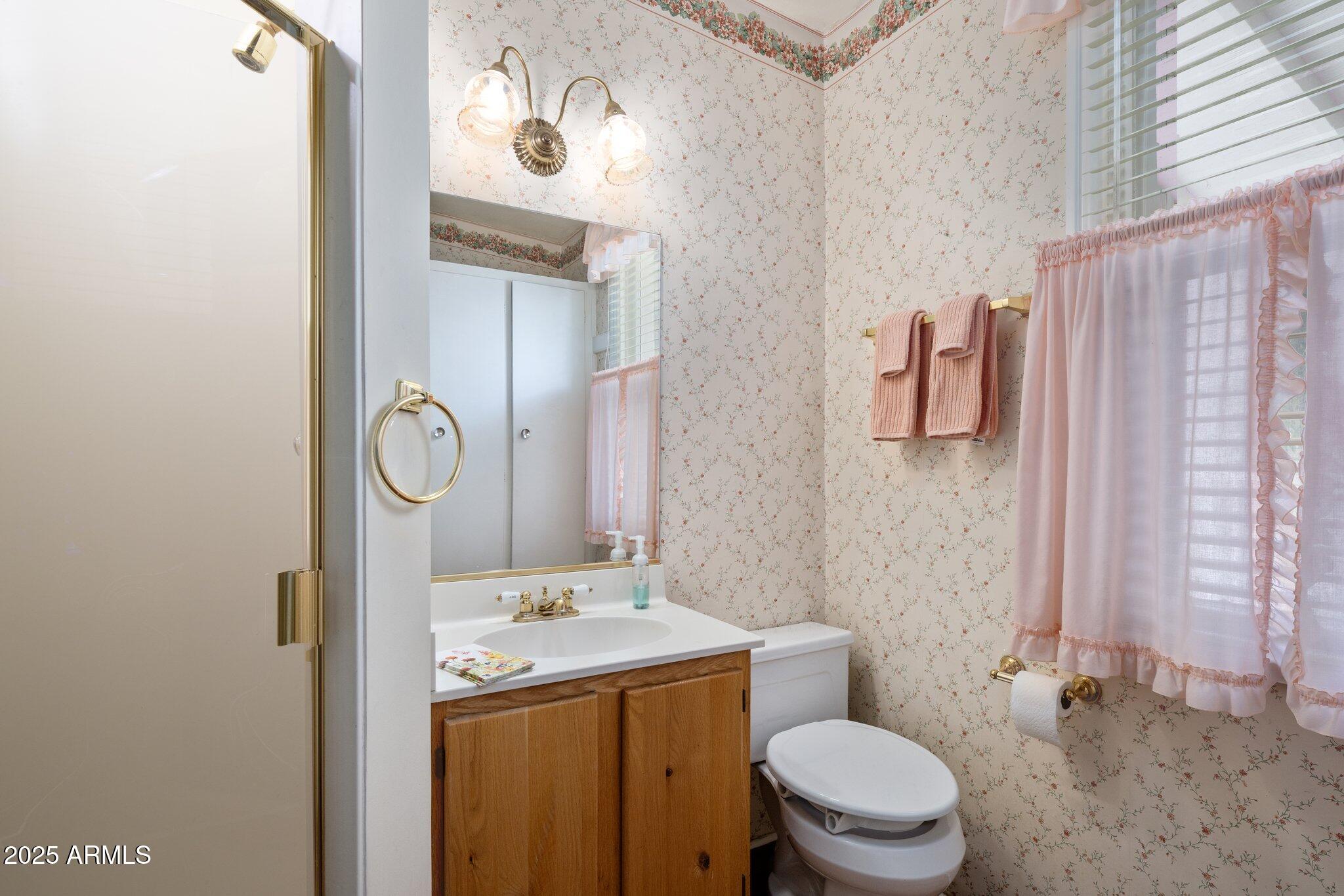 7252 N CENTRAL Avenue