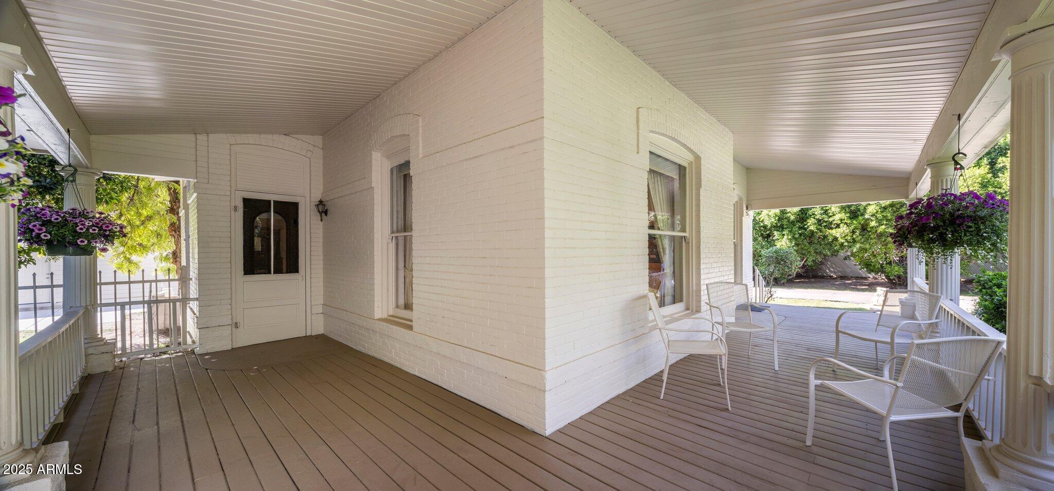 7252 N CENTRAL Avenue