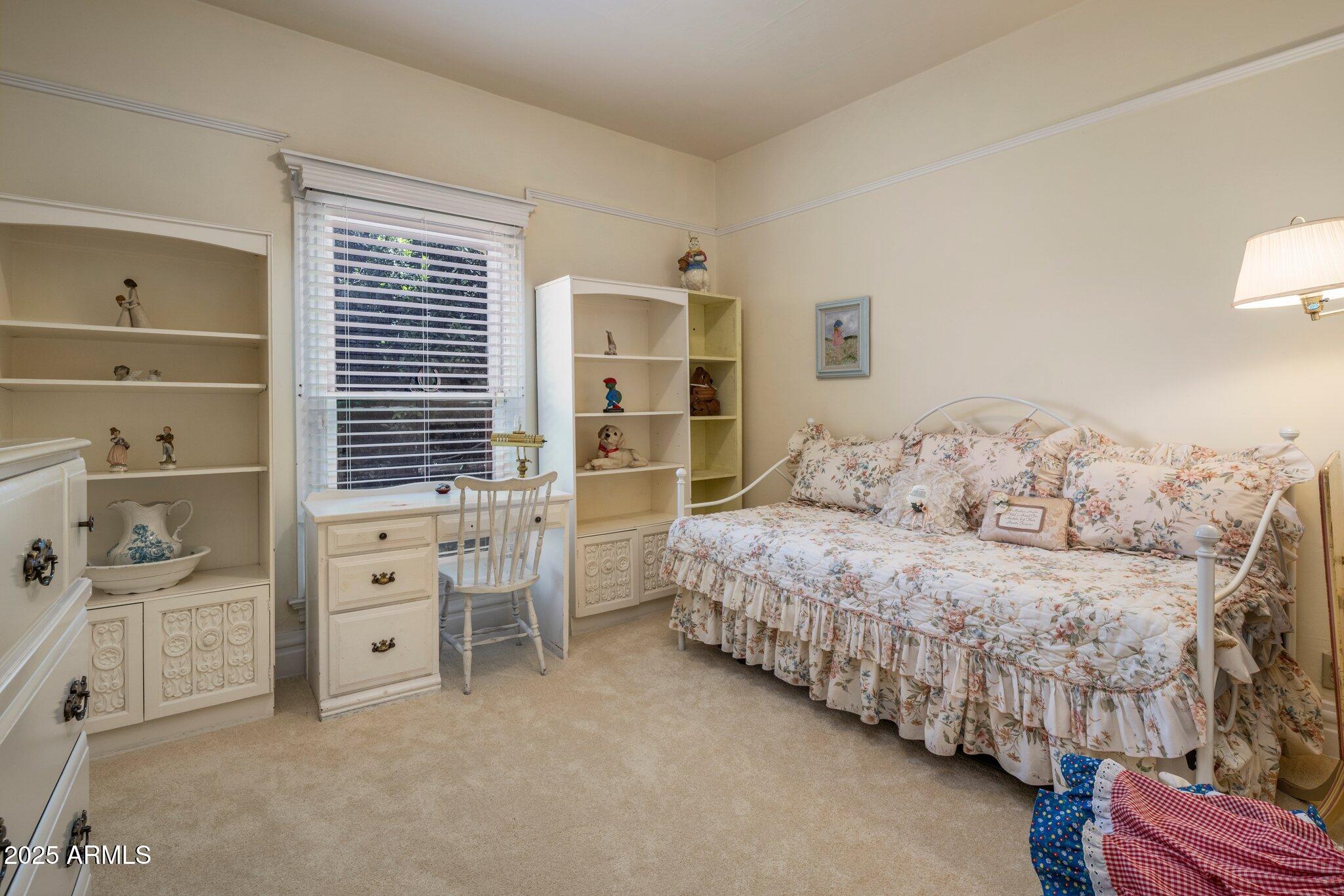 7252 N CENTRAL Avenue