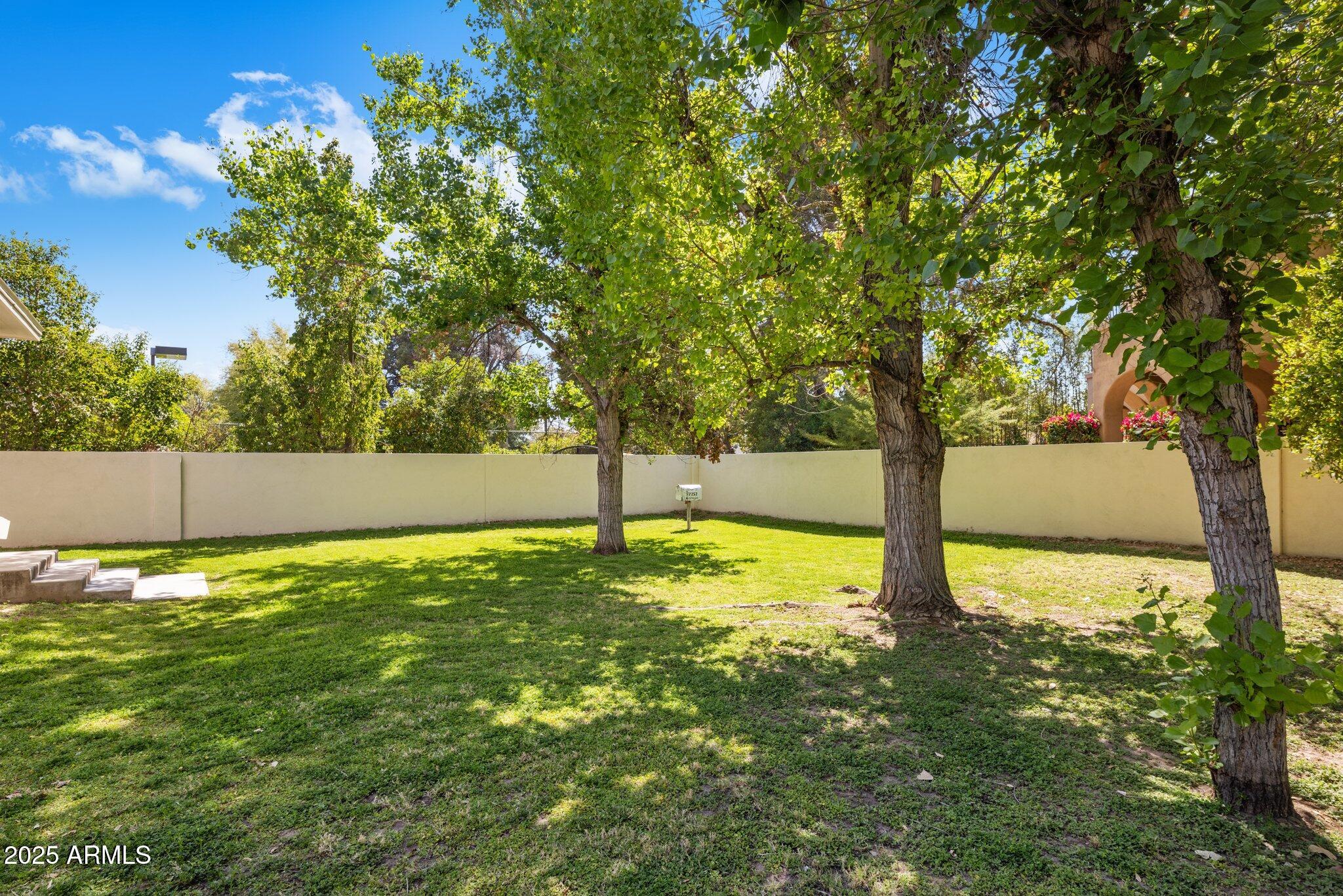 7252 N CENTRAL Avenue