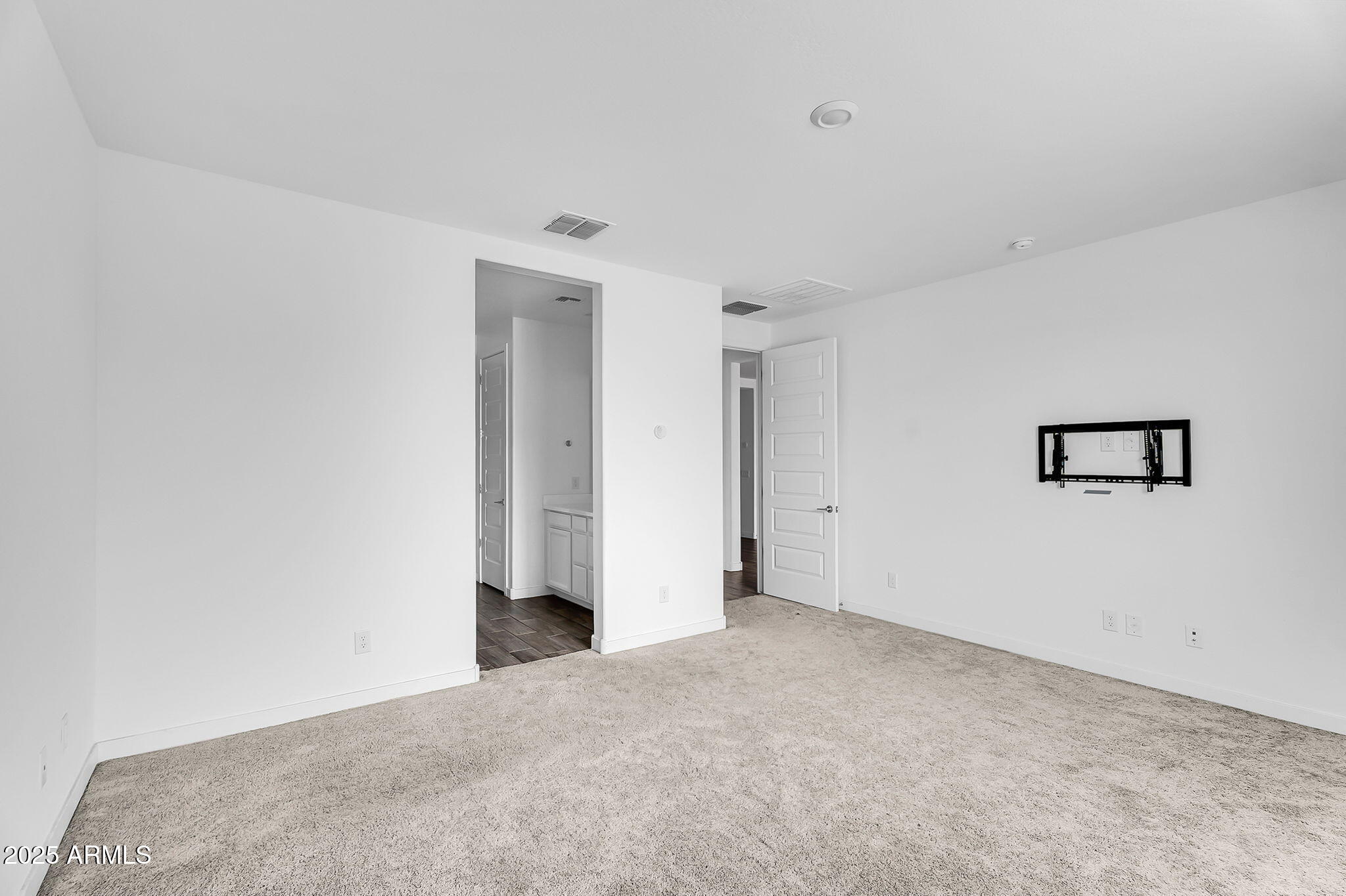 453 E WILEY Way