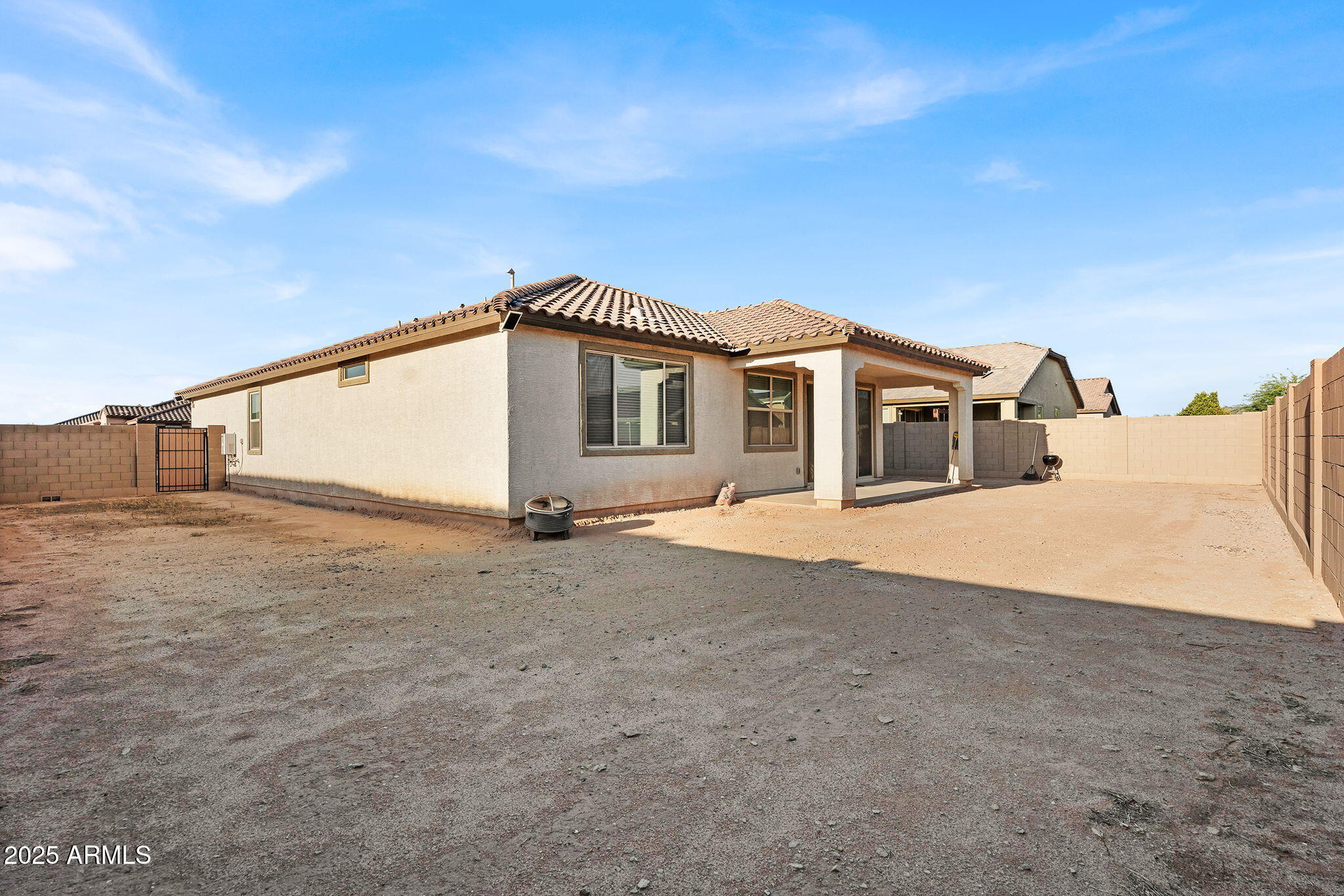 453 E WILEY Way