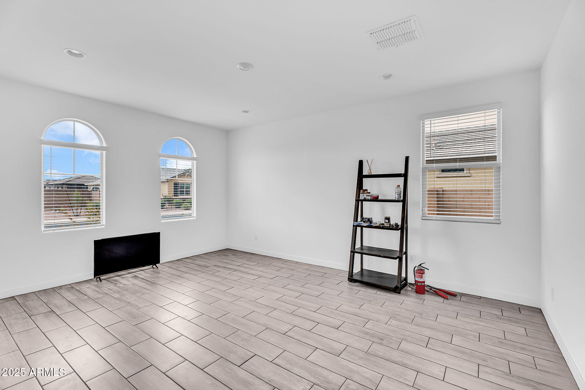 453 E WILEY Way
