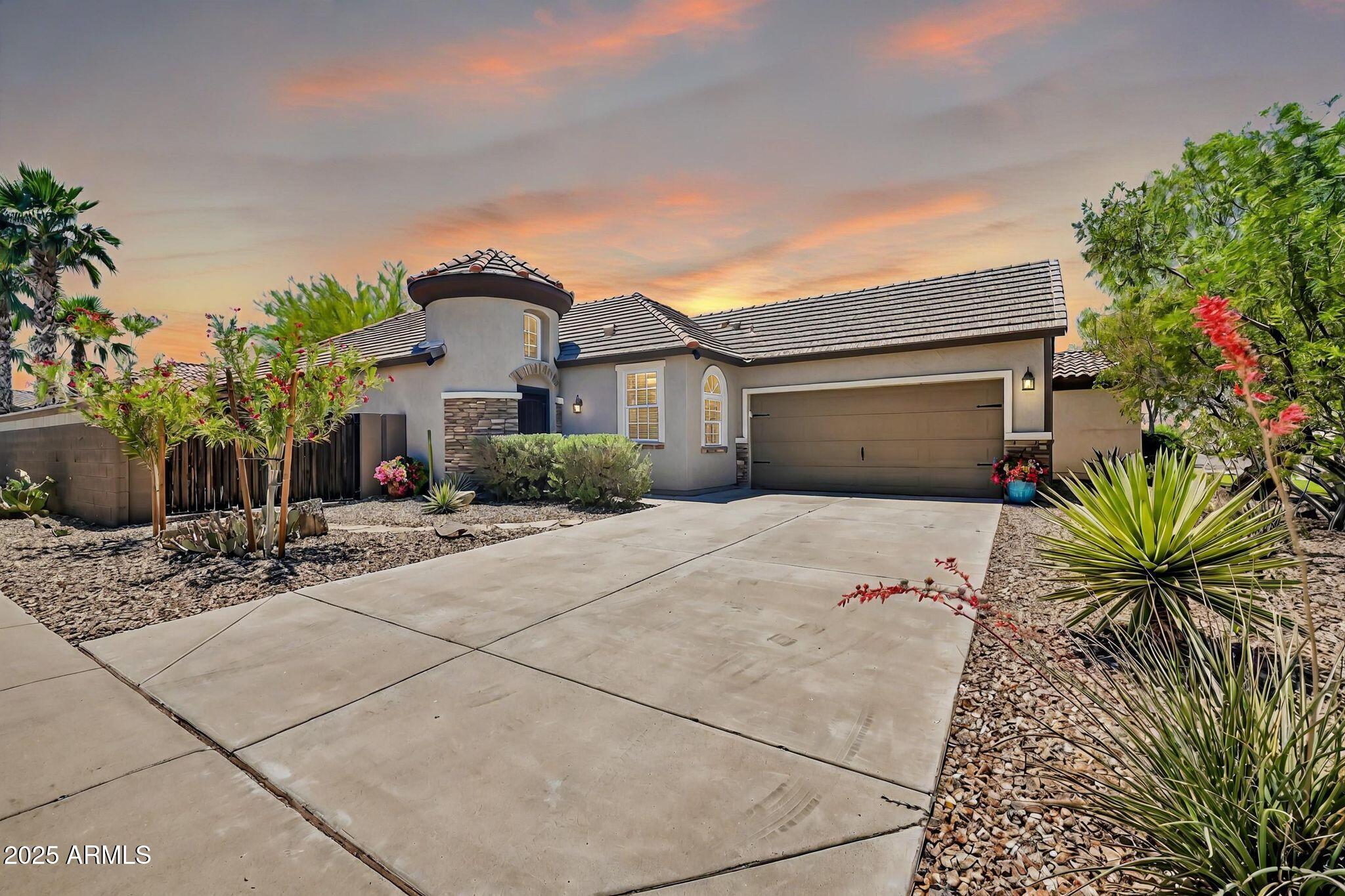 30285 W LEAH Drive