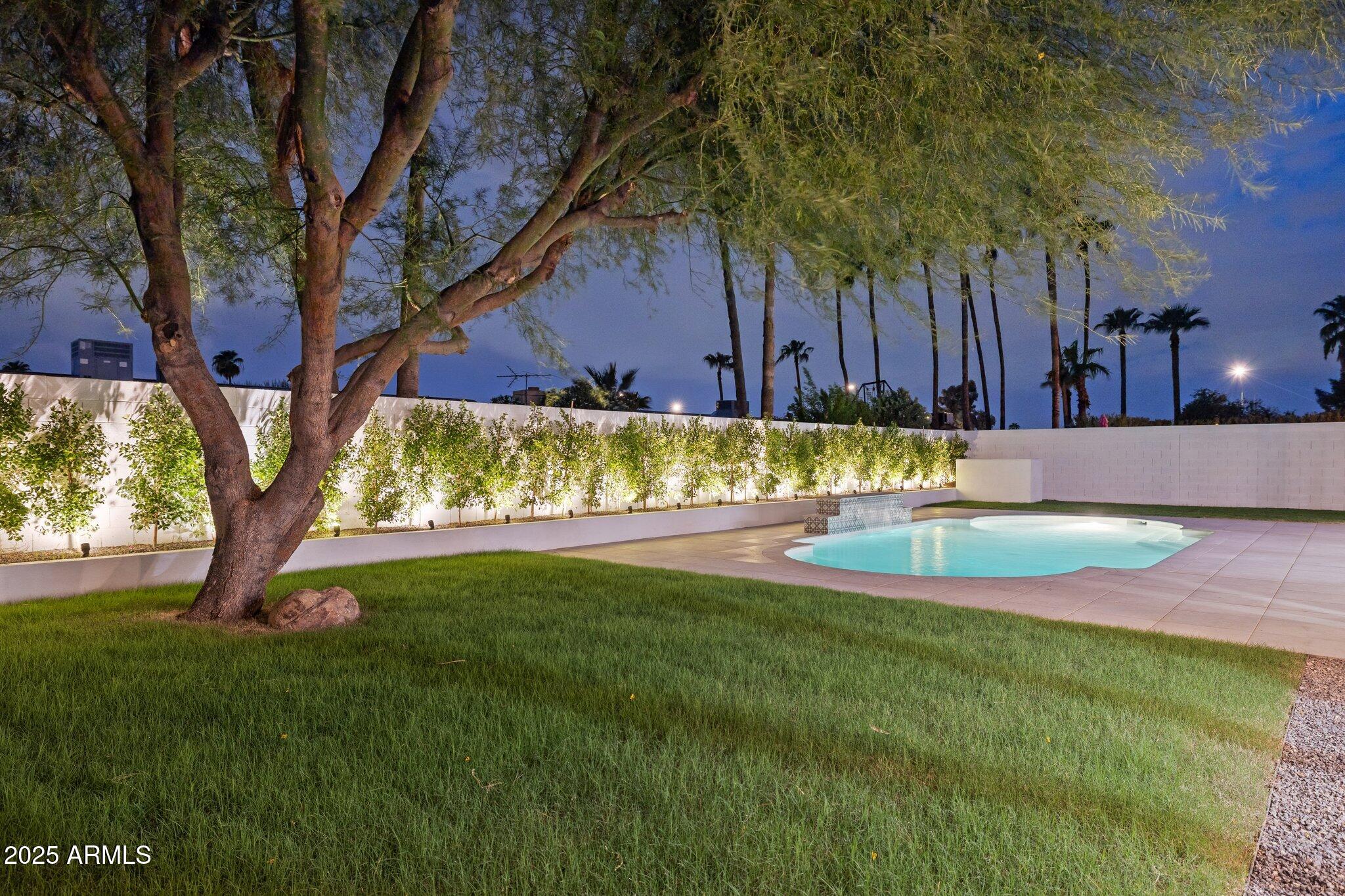 4815 E EVERETT Drive