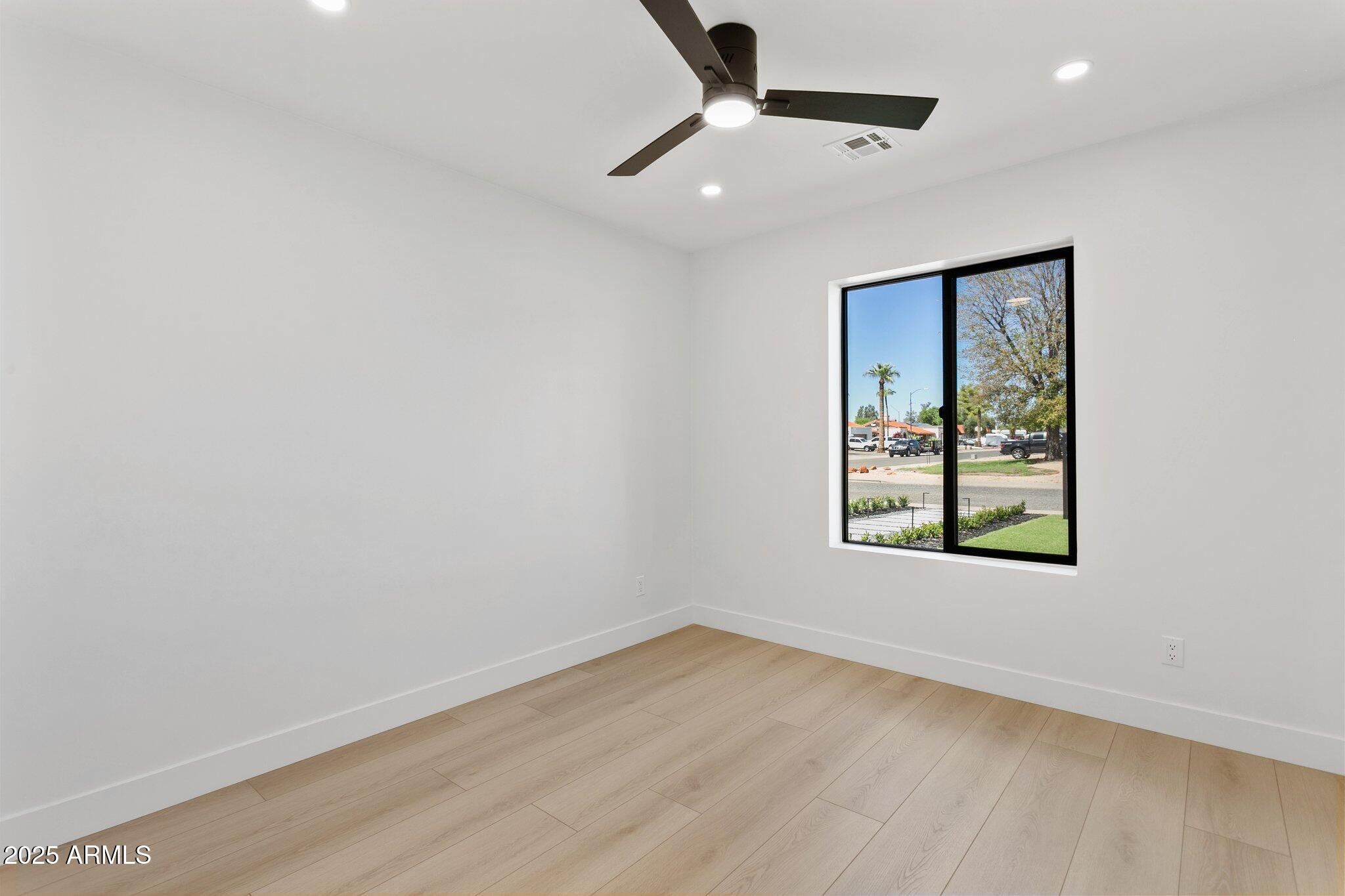 4815 E EVERETT Drive