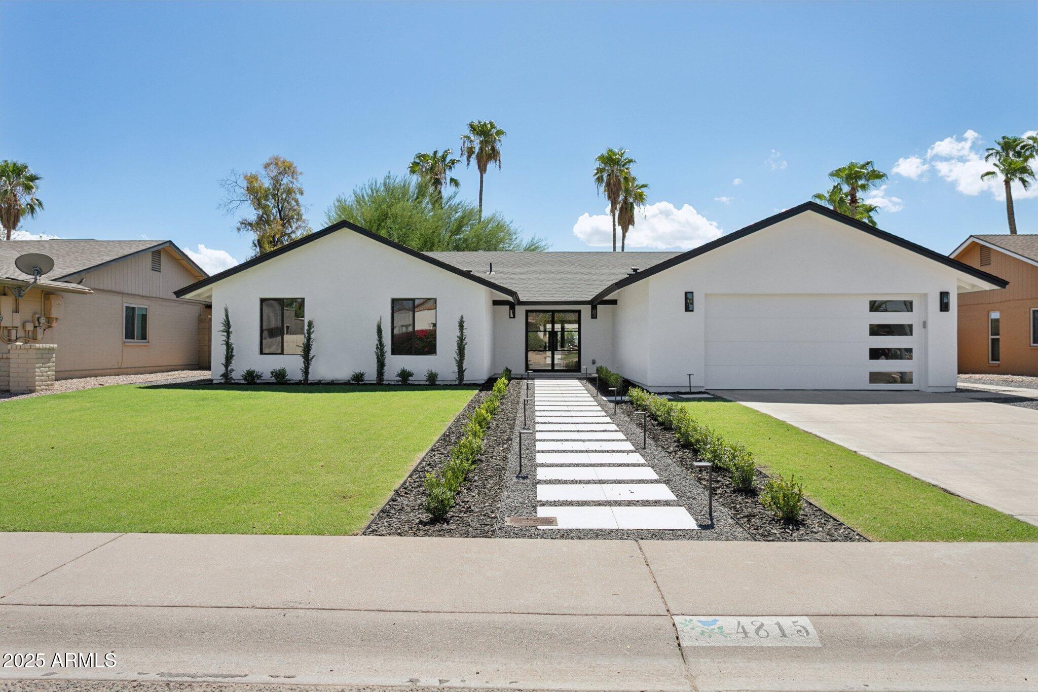 4815 E EVERETT Drive