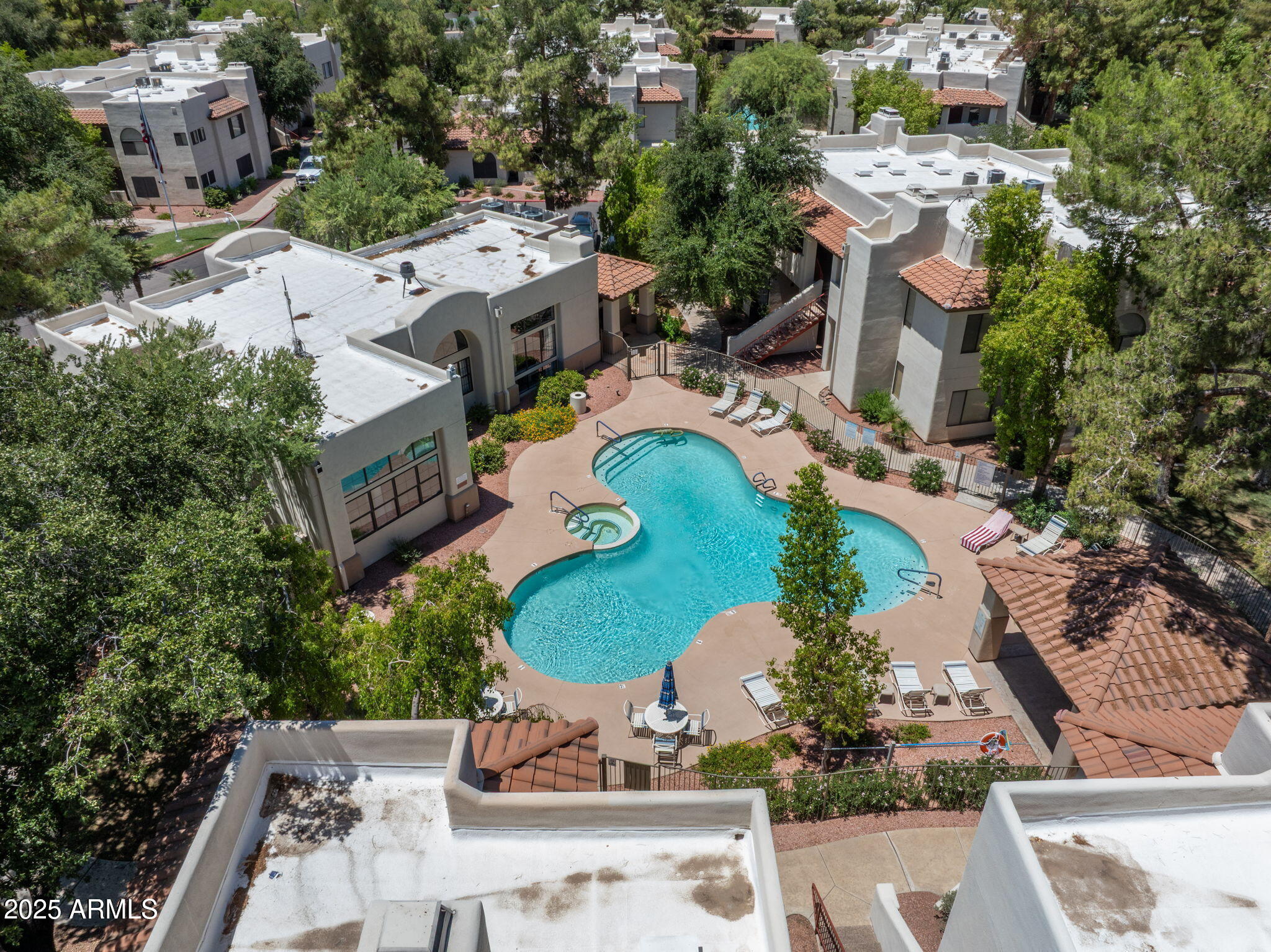 750 E NORTHERN Avenue, 1009