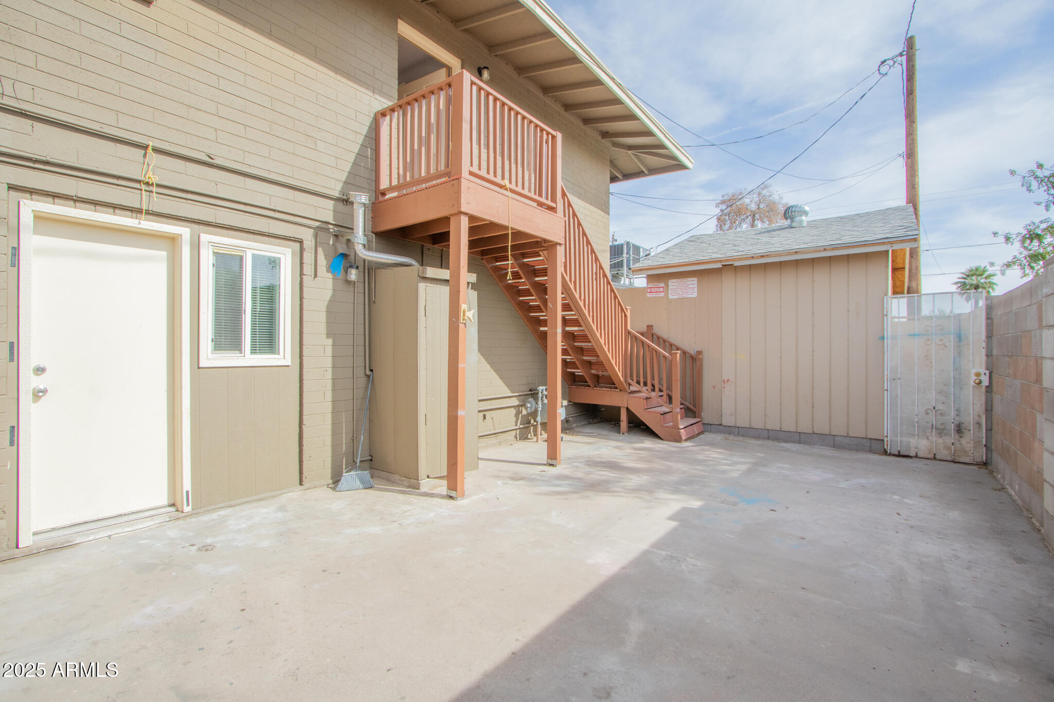 2646 E WILLETTA Street