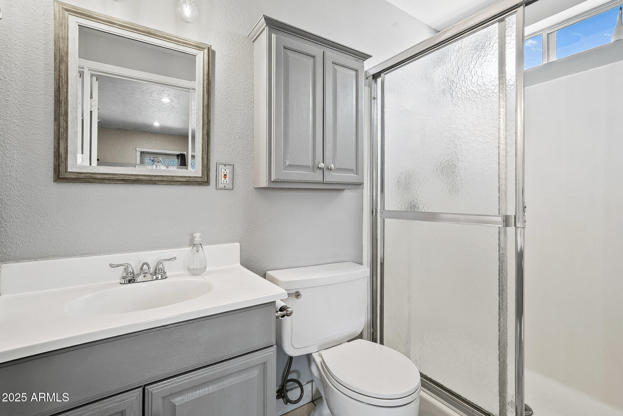 2960 E LARKSPUR Drive