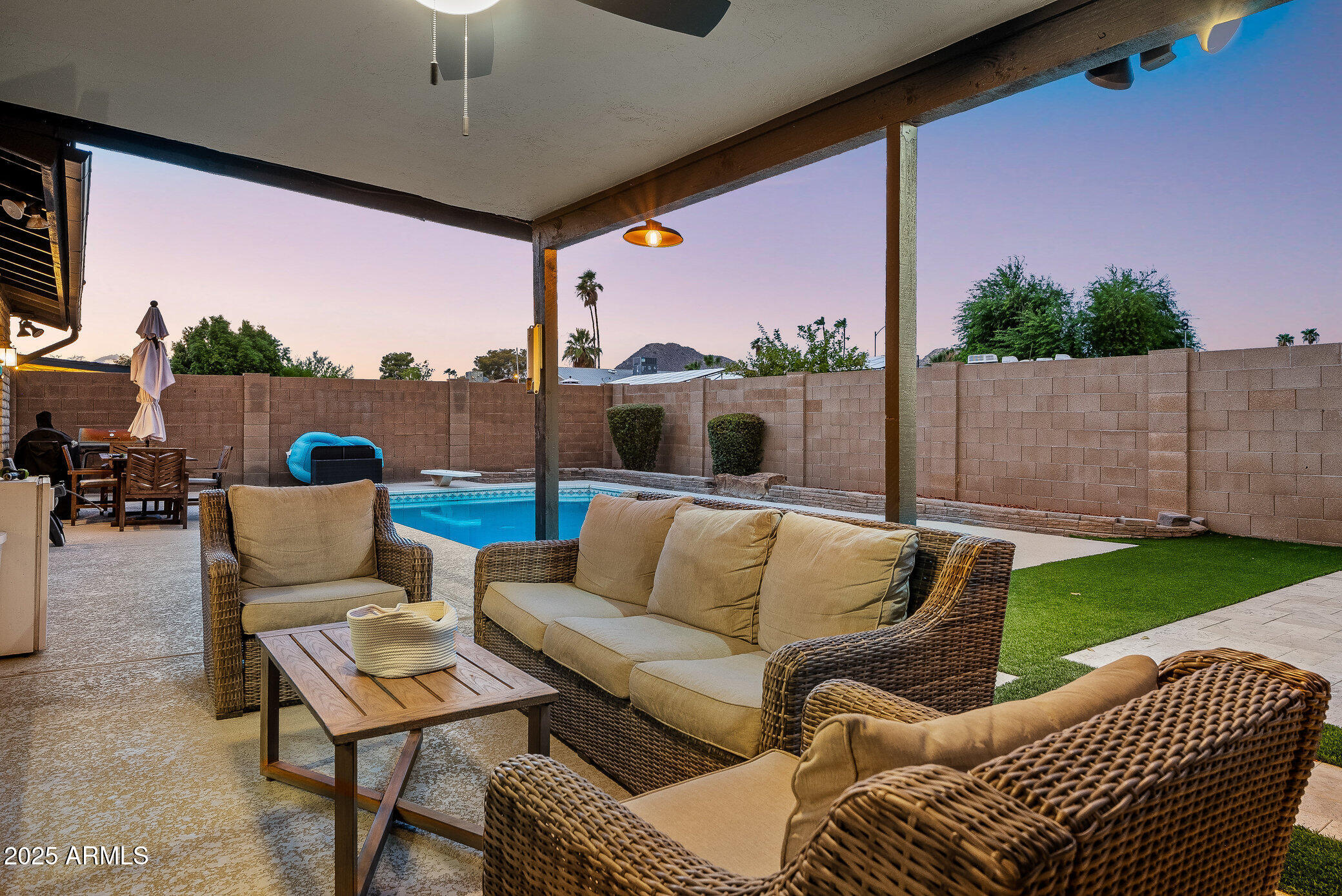 2960 E LARKSPUR Drive