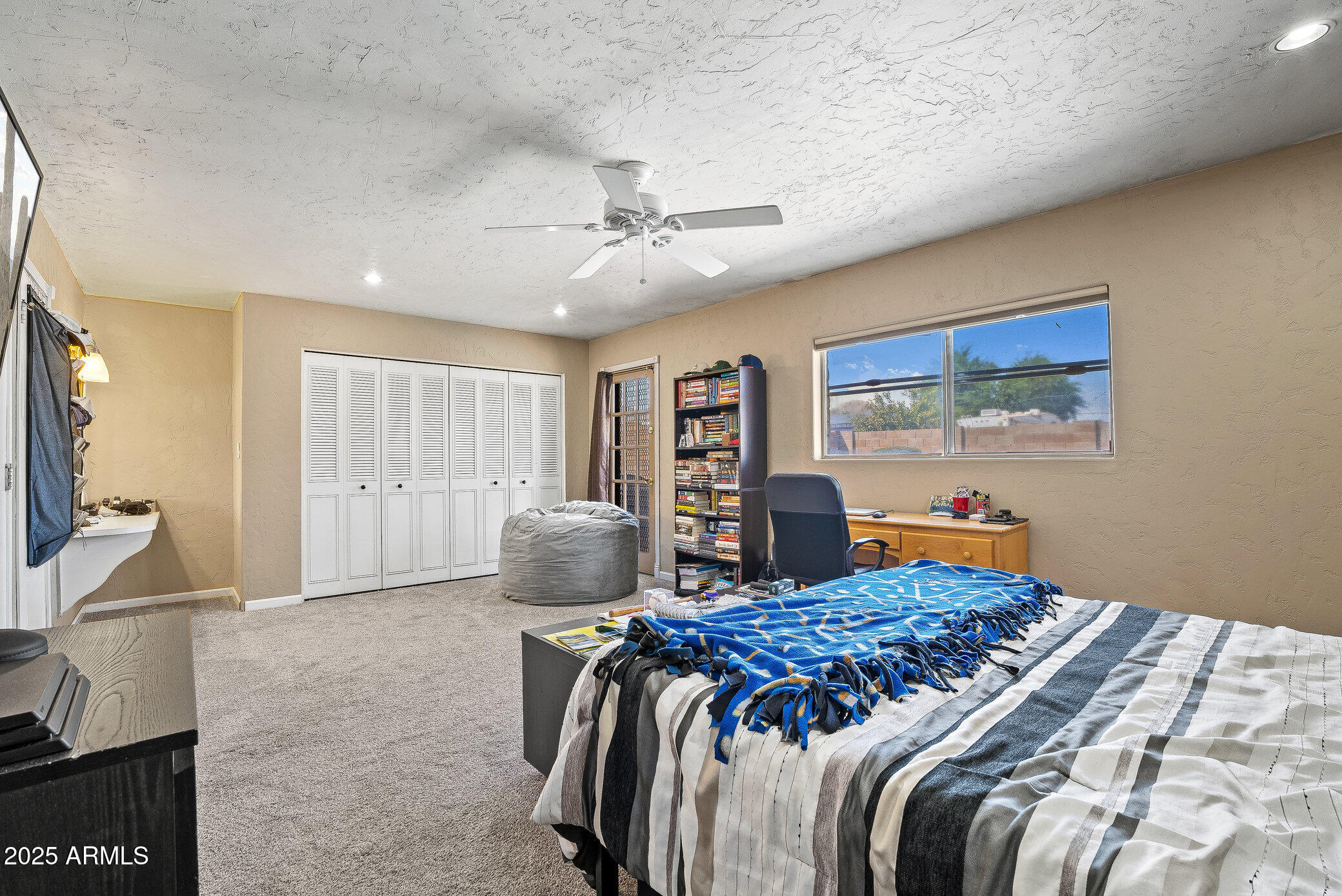 2960 E LARKSPUR Drive