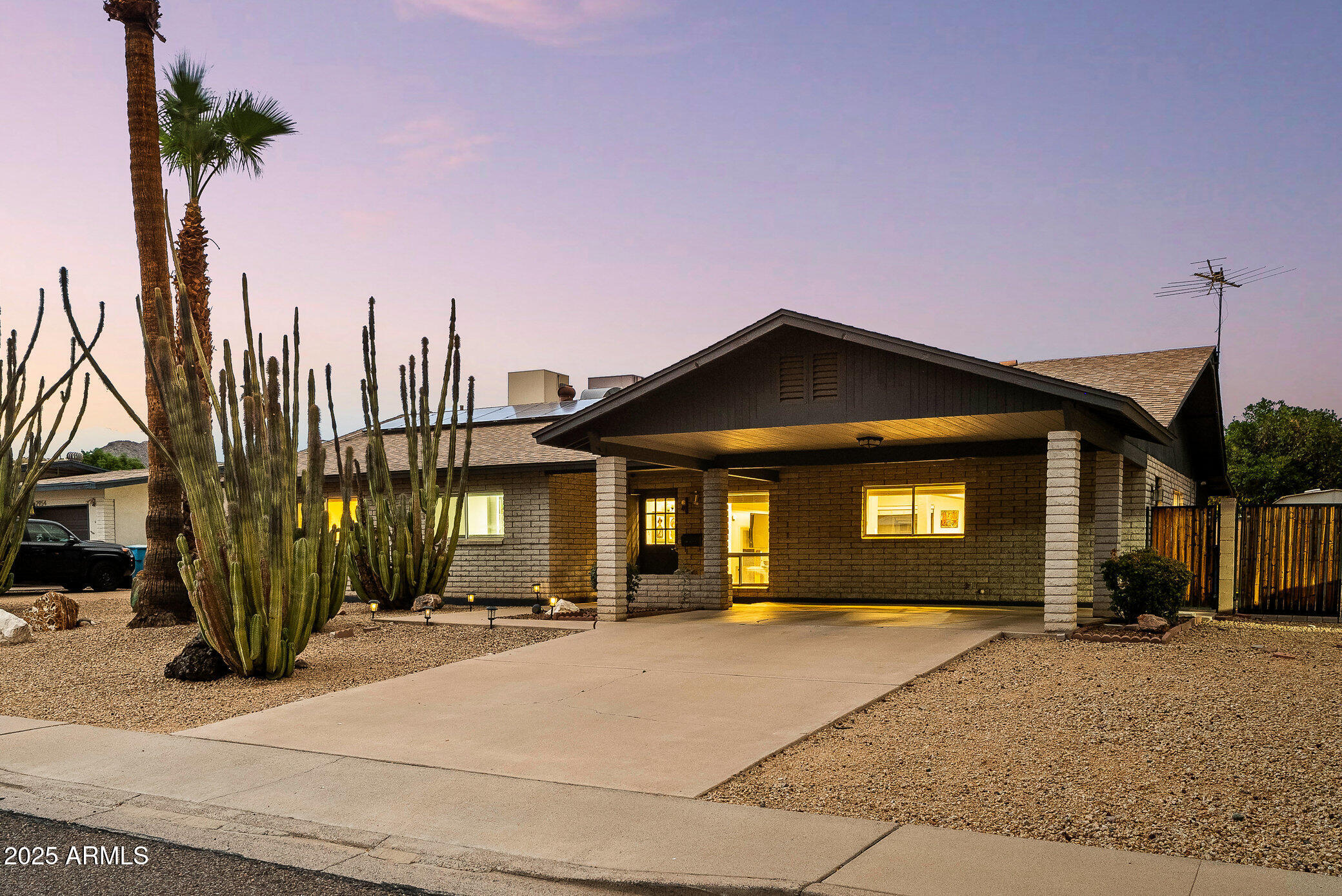 2960 E LARKSPUR Drive