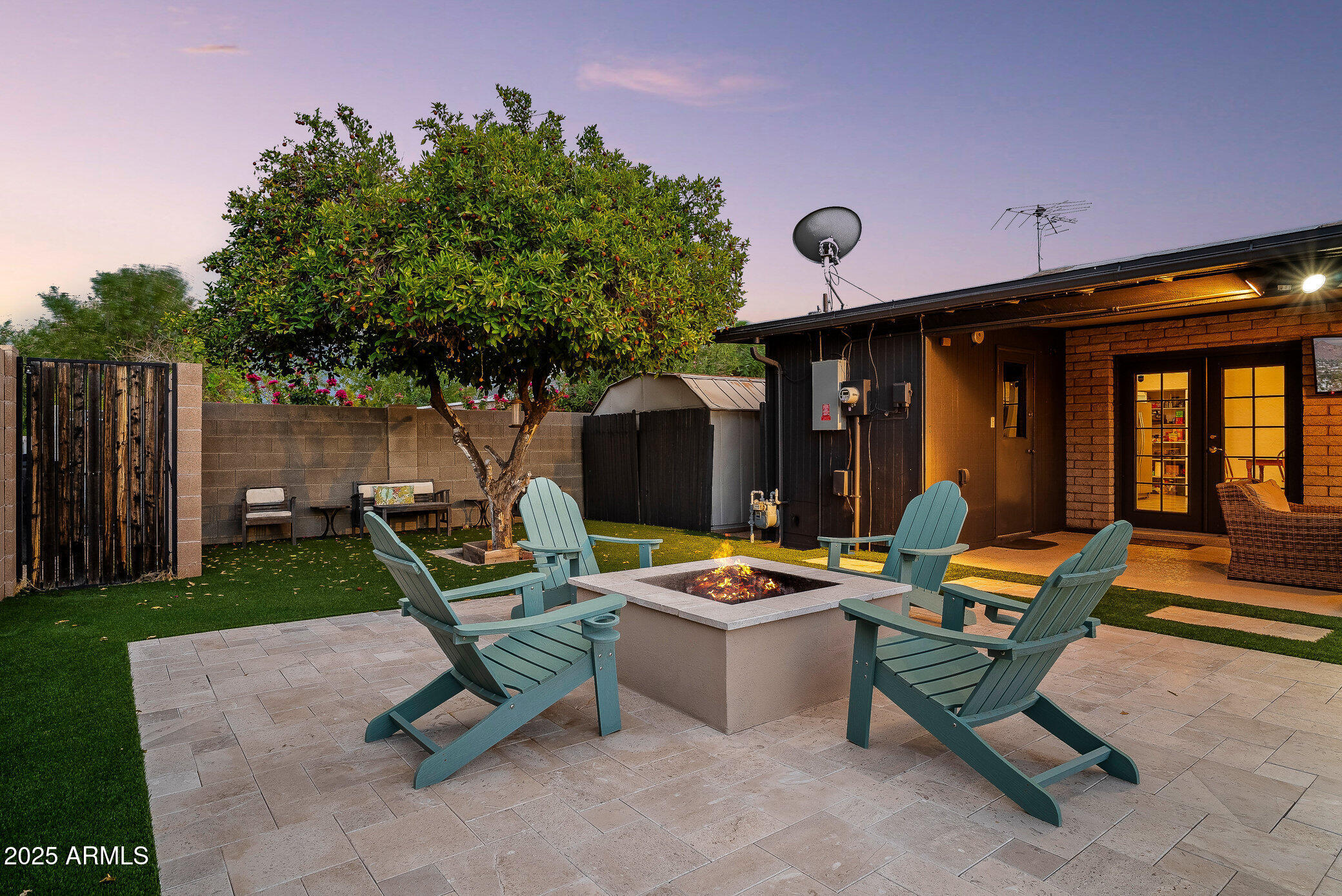 2960 E LARKSPUR Drive