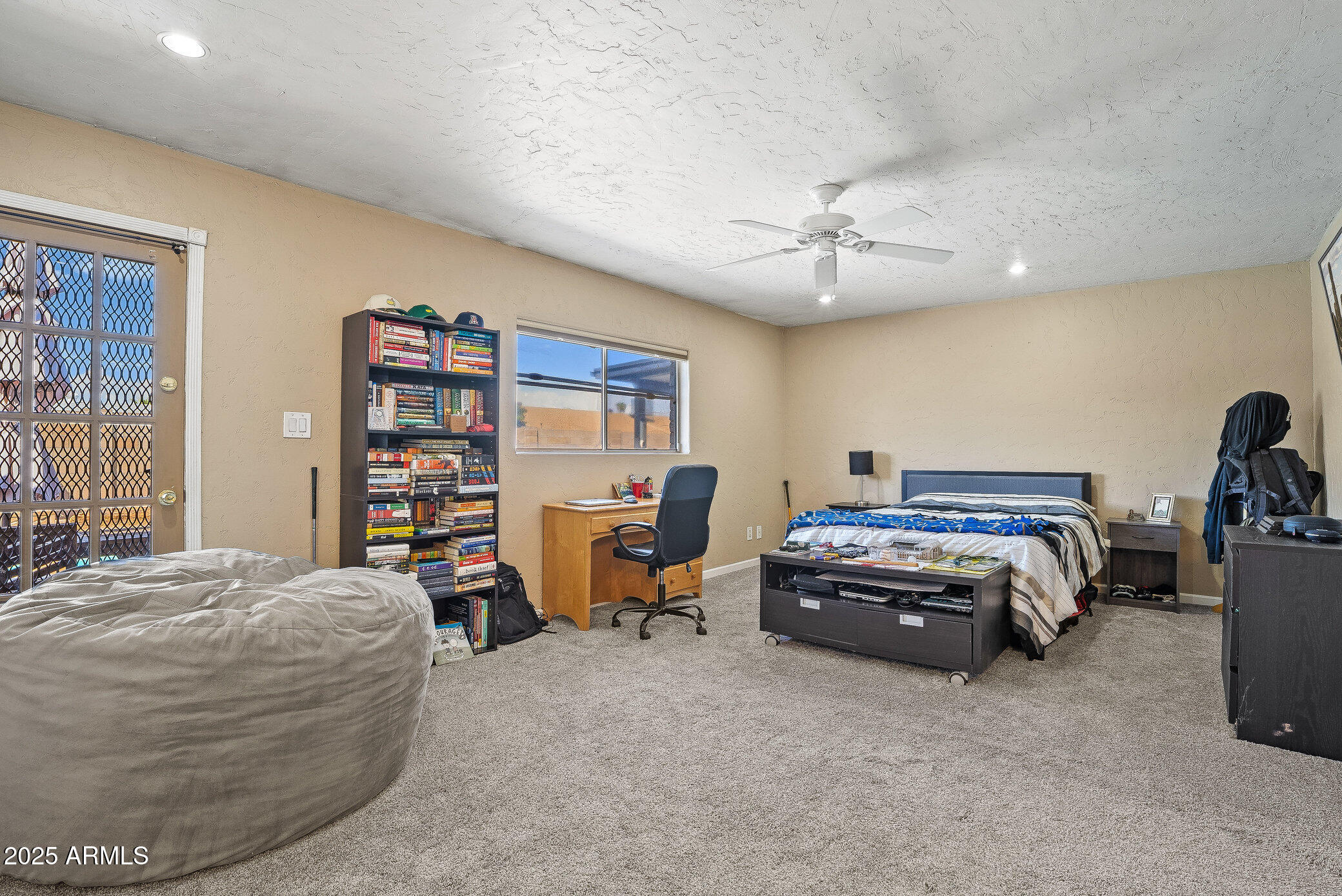 2960 E LARKSPUR Drive