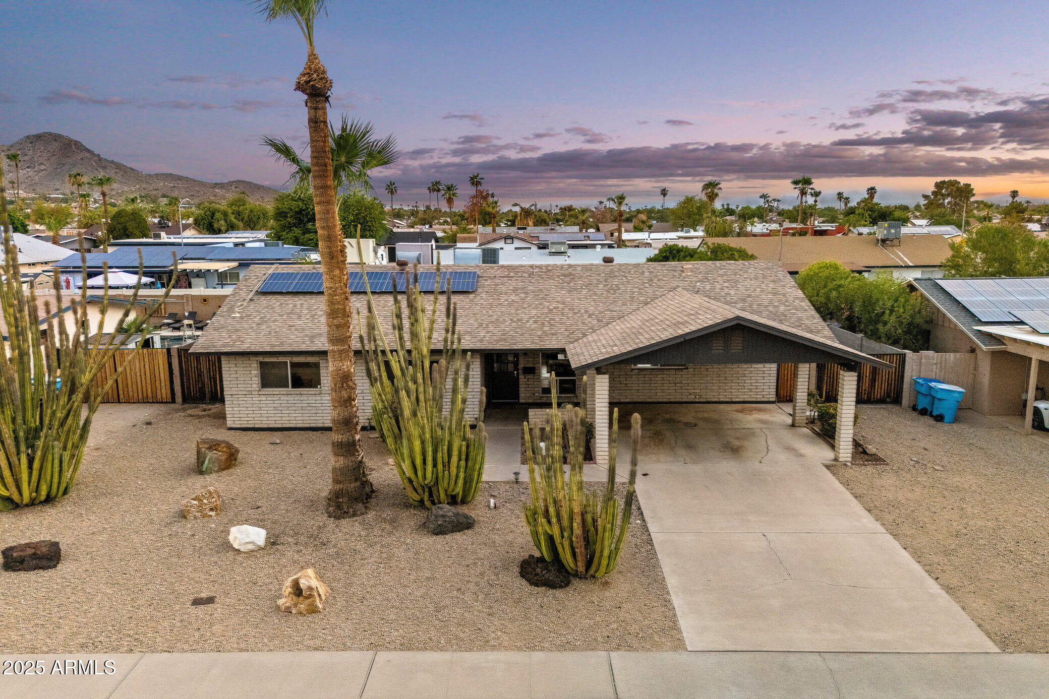 2960 E LARKSPUR Drive