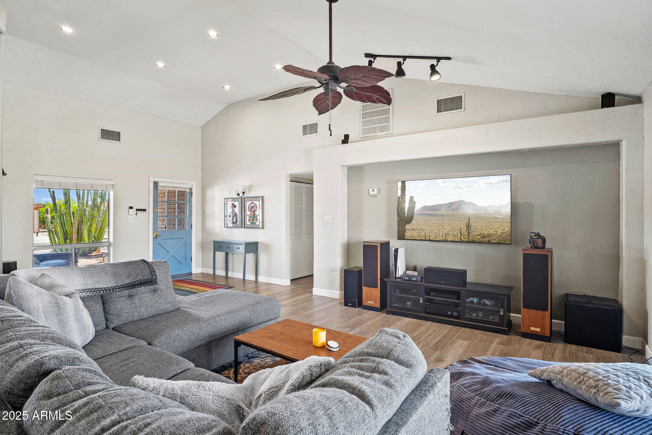 2960 E LARKSPUR Drive