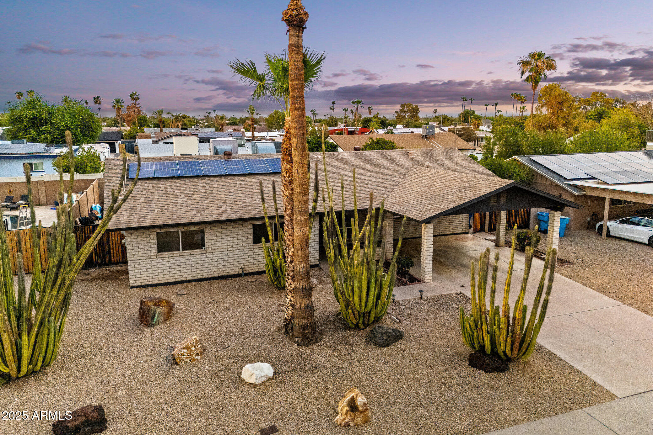 2960 E LARKSPUR Drive