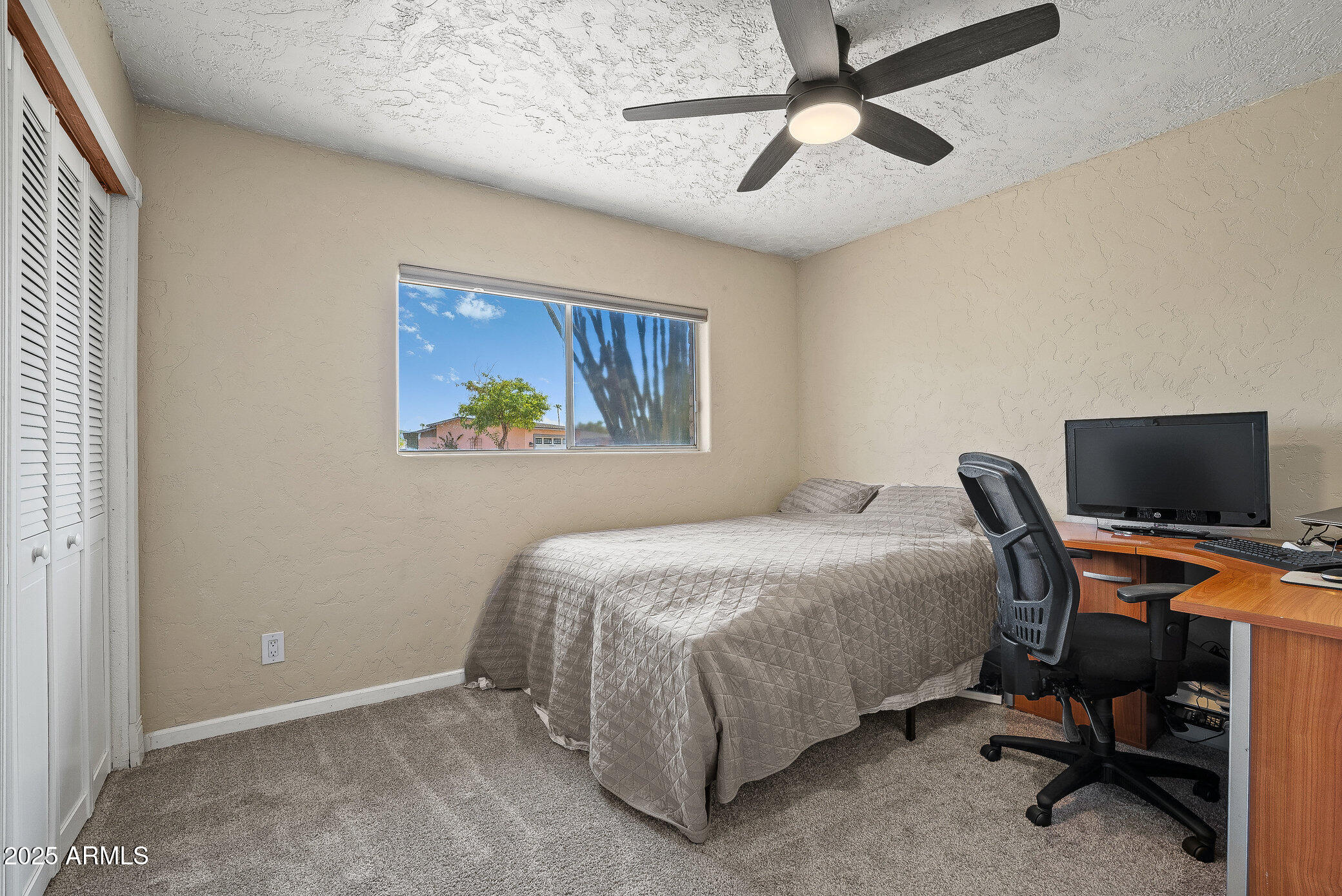 2960 E LARKSPUR Drive