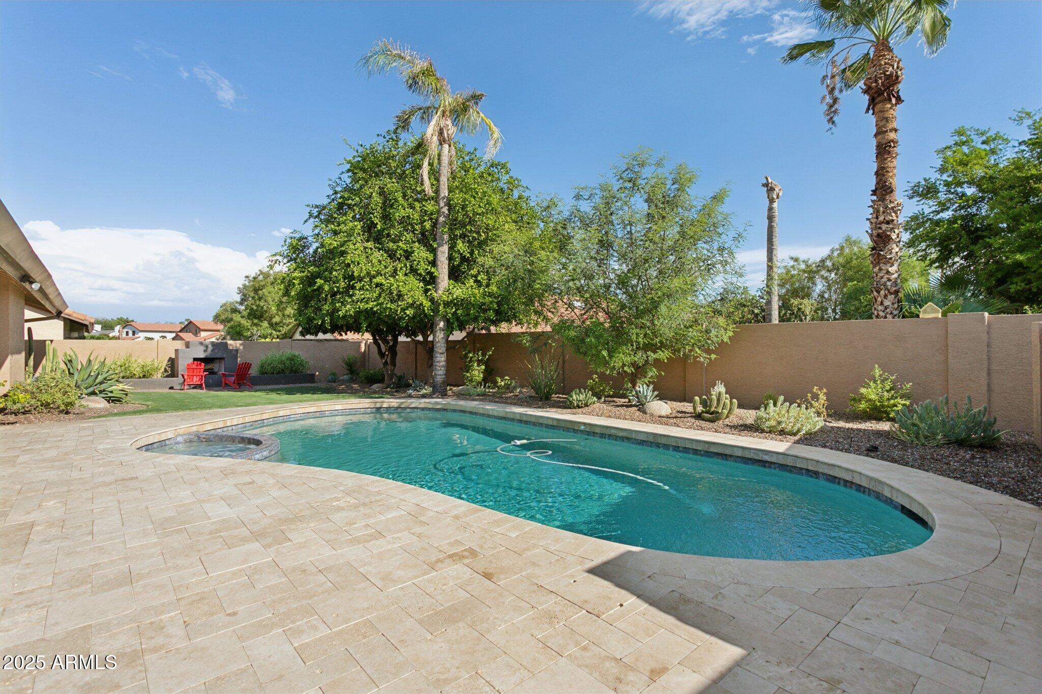 5903 E PARADISE Lane