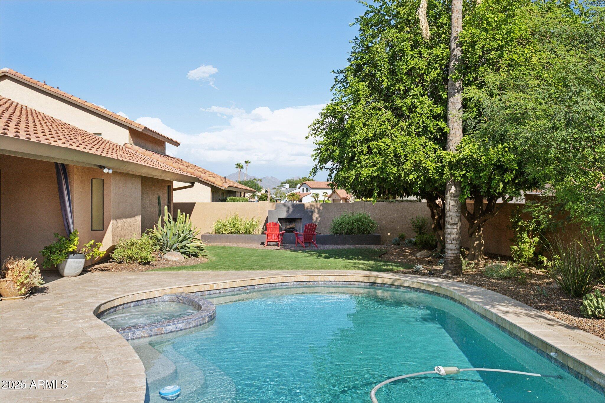 5903 E PARADISE Lane