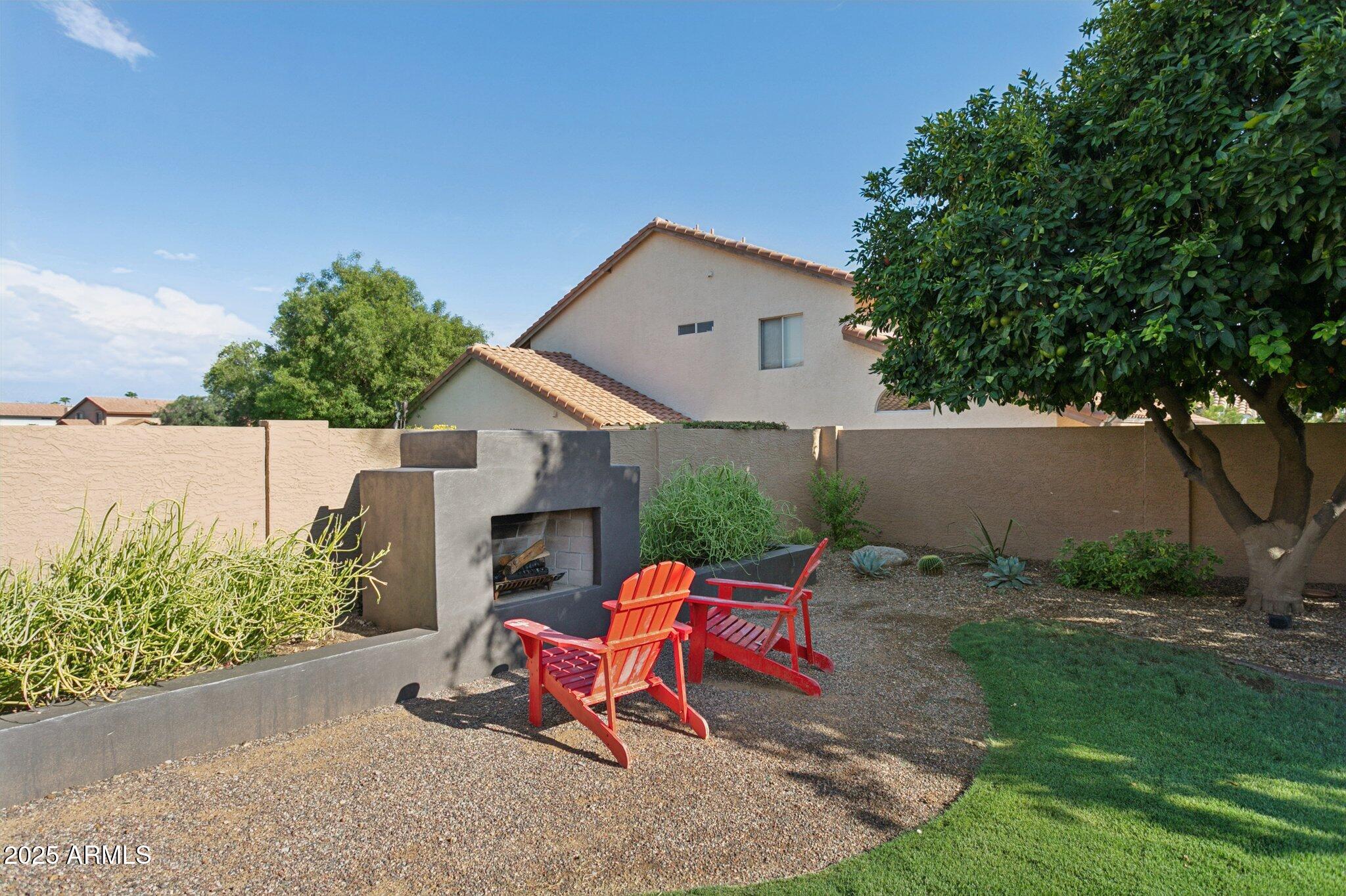 5903 E PARADISE Lane