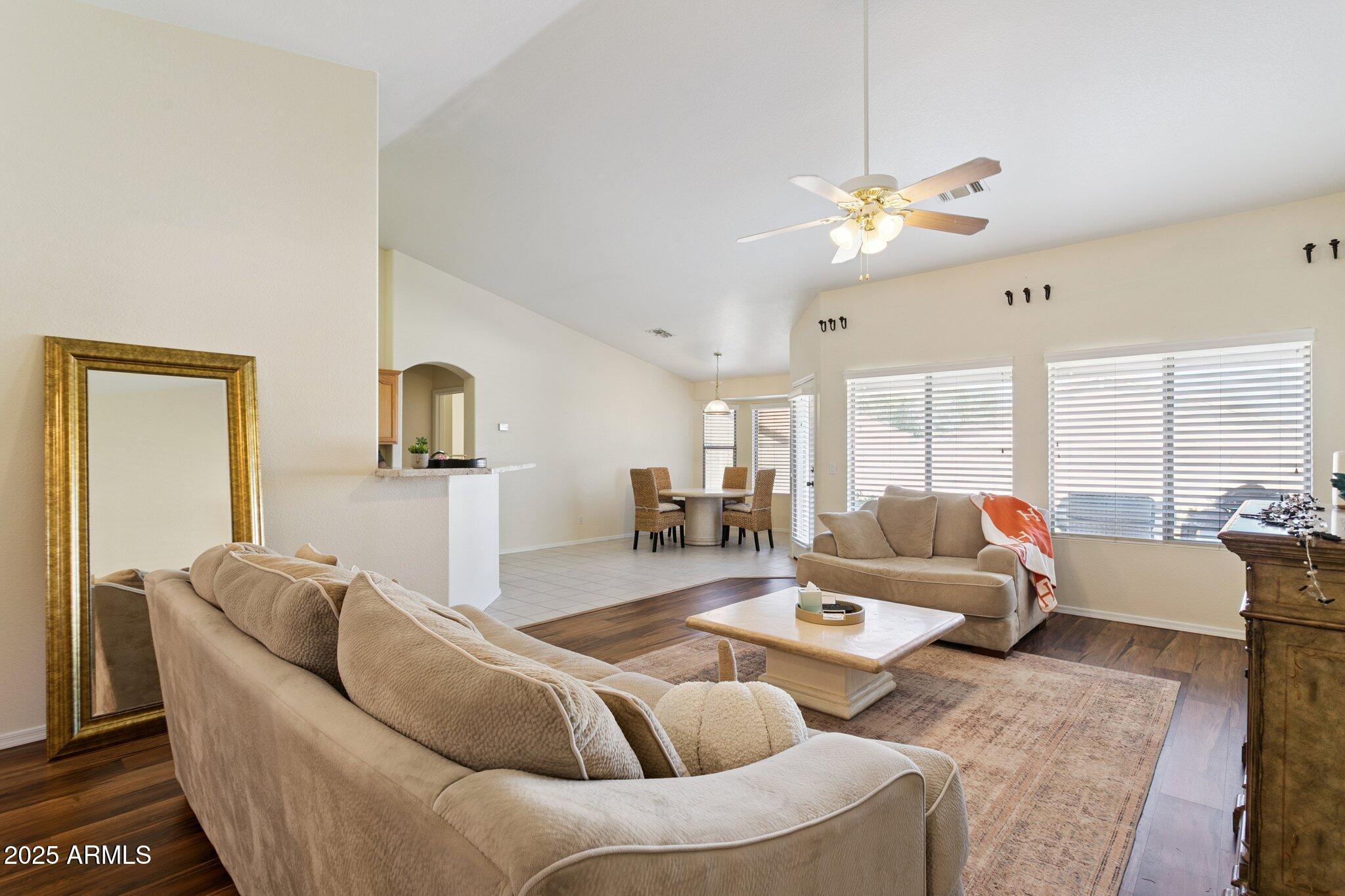 1648 E DESERT Lane