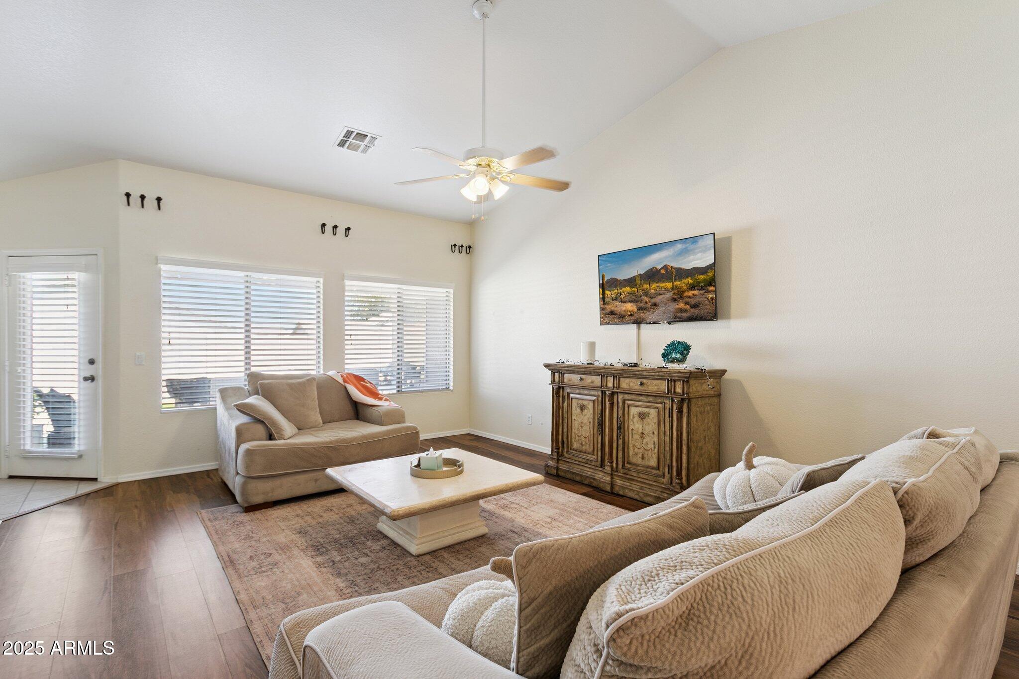 1648 E DESERT Lane