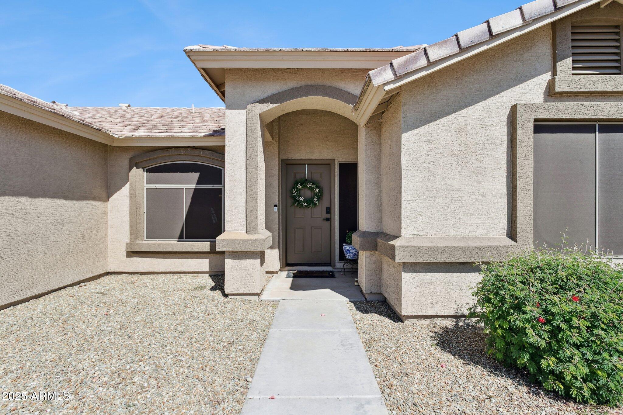 1648 E DESERT Lane