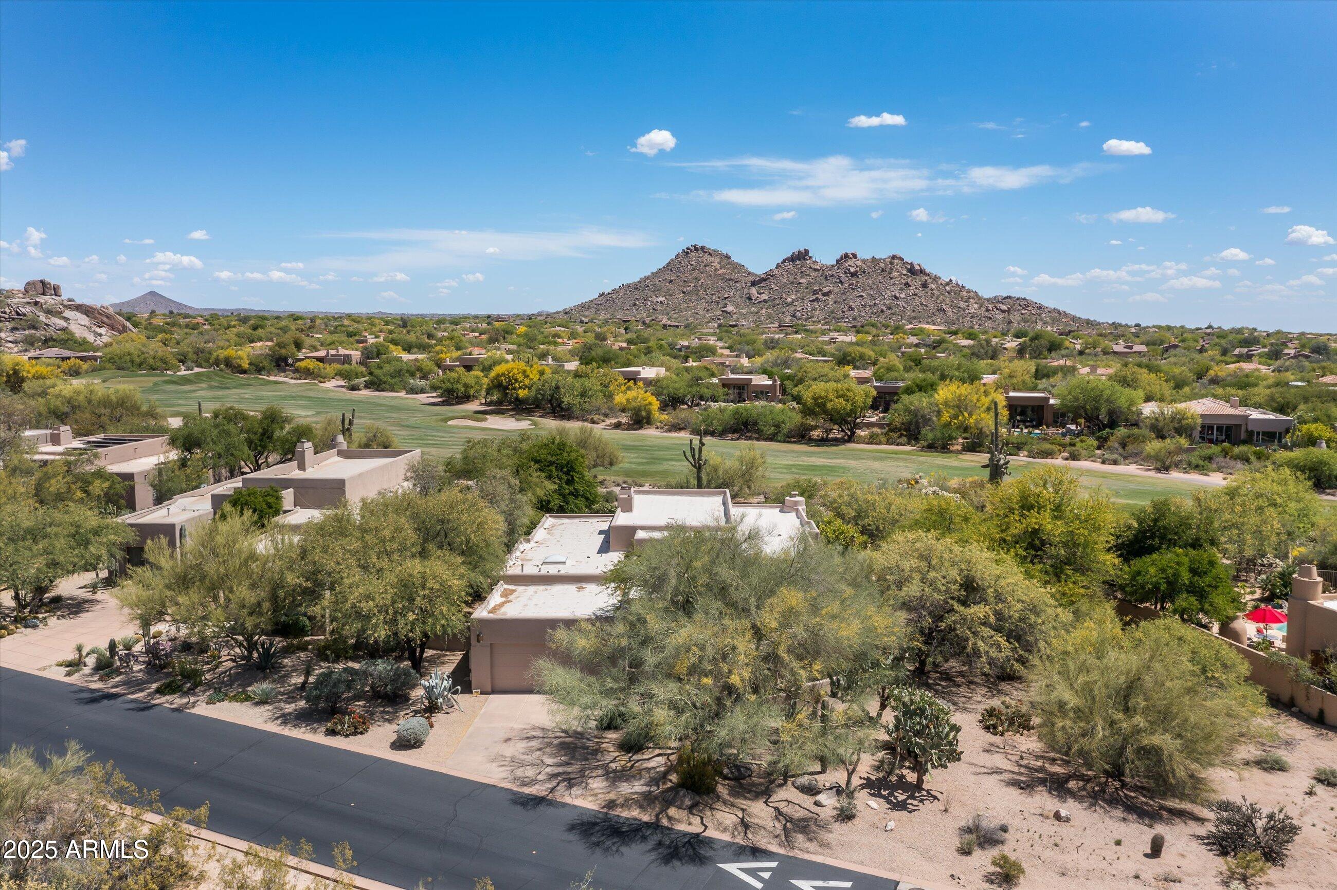 34221 N BOULDERS Parkway