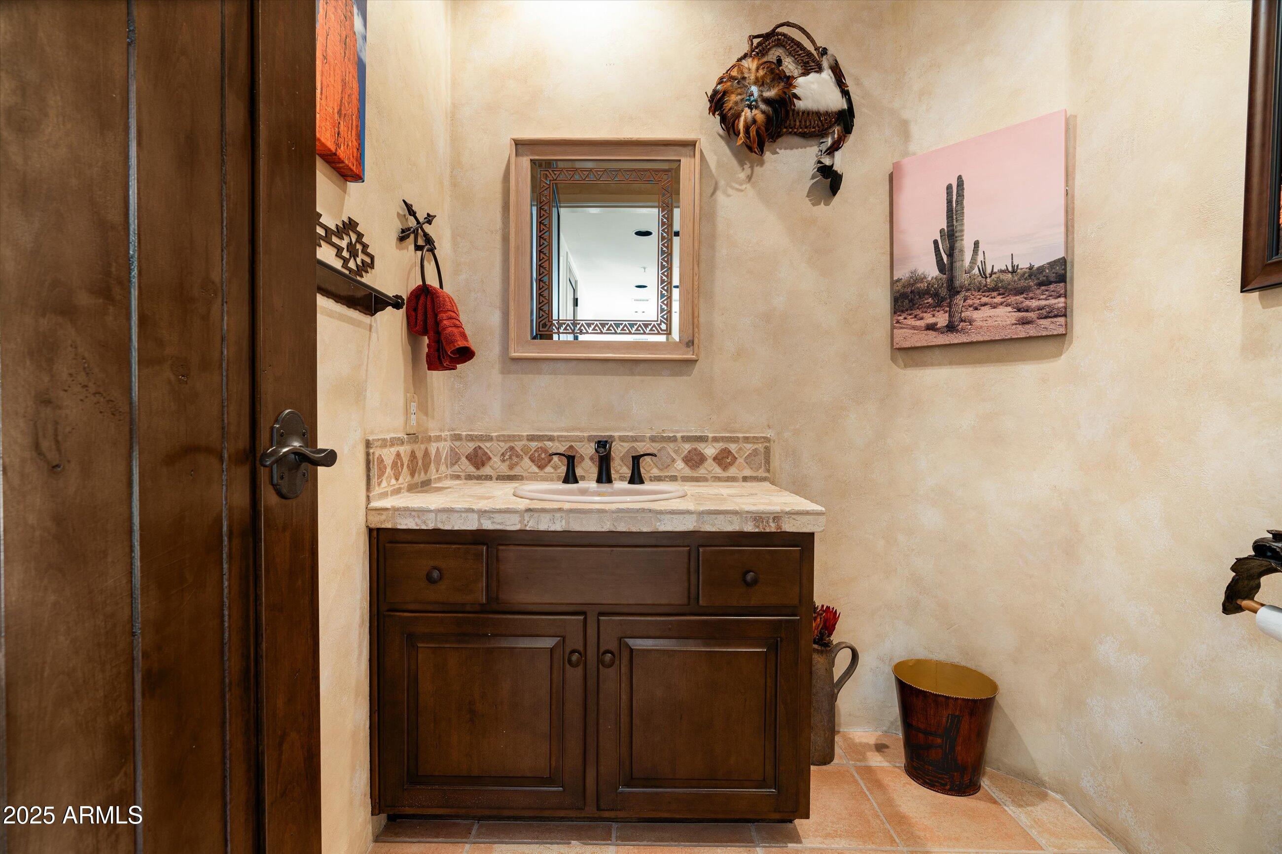 34221 N BOULDERS Parkway