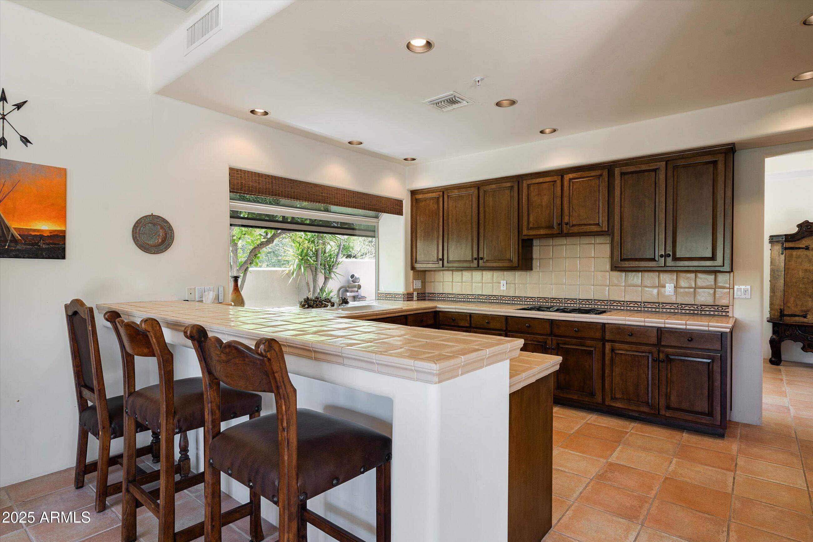 34221 N BOULDERS Parkway