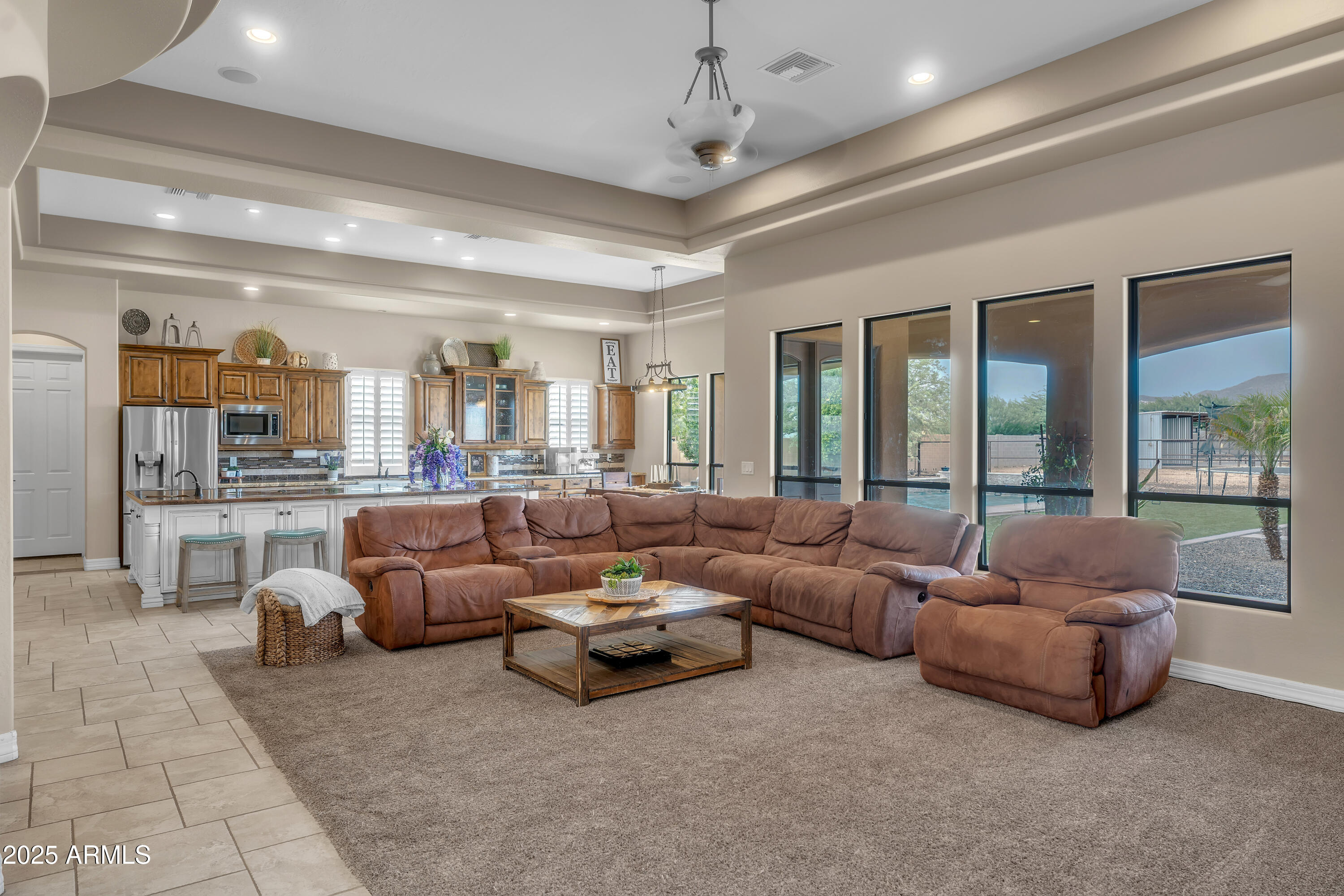 810 W HIDDEN VALLEY Drive