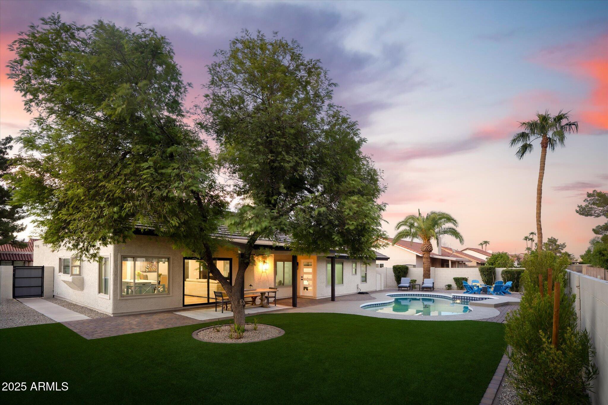 411 W CHILTON Street